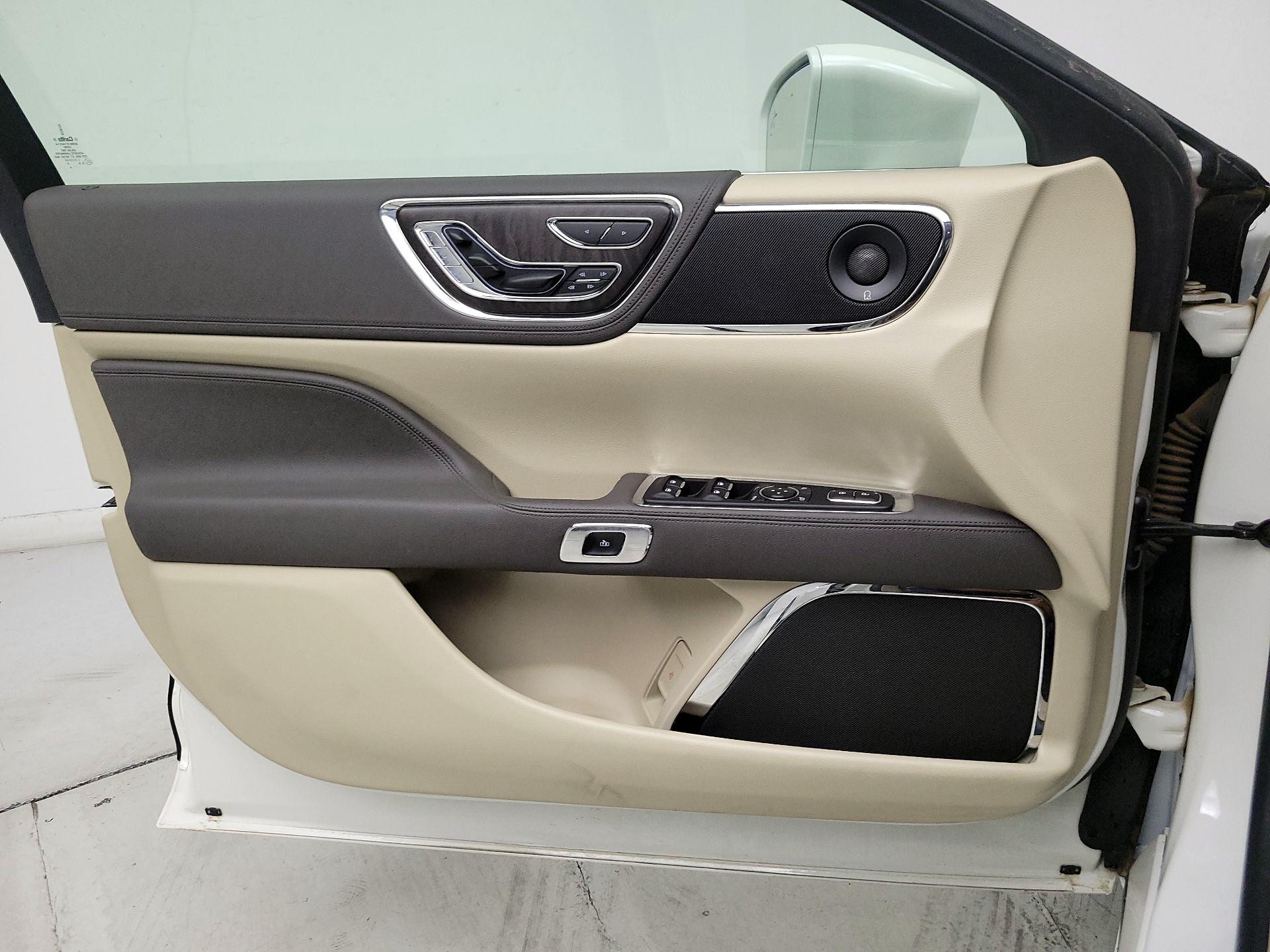 Thumbnail: 2020 Lincoln Continental - 12