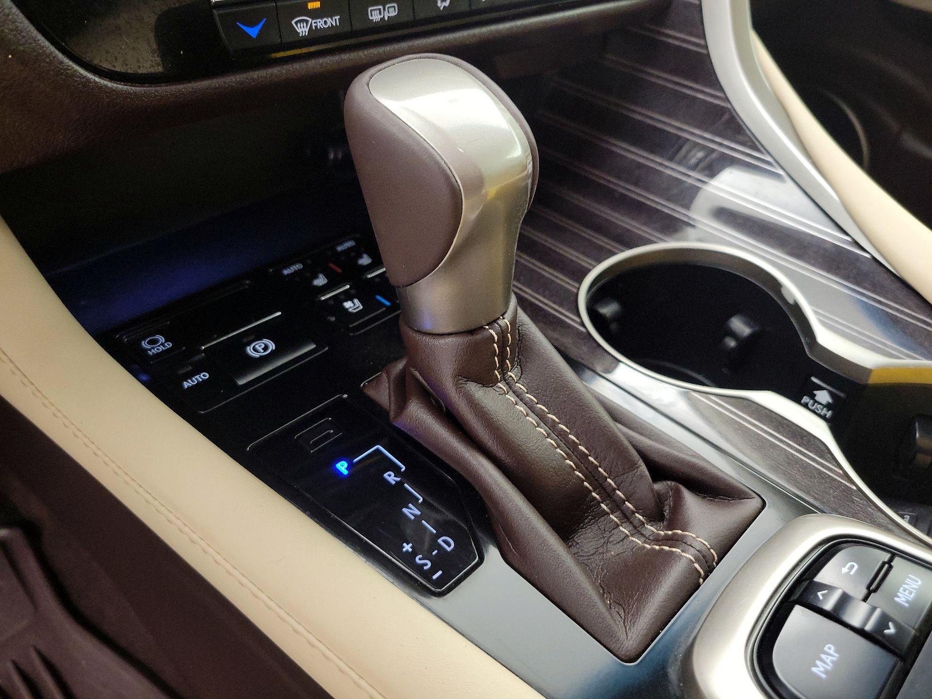 Thumbnail: 2016 Lexus RX - 18