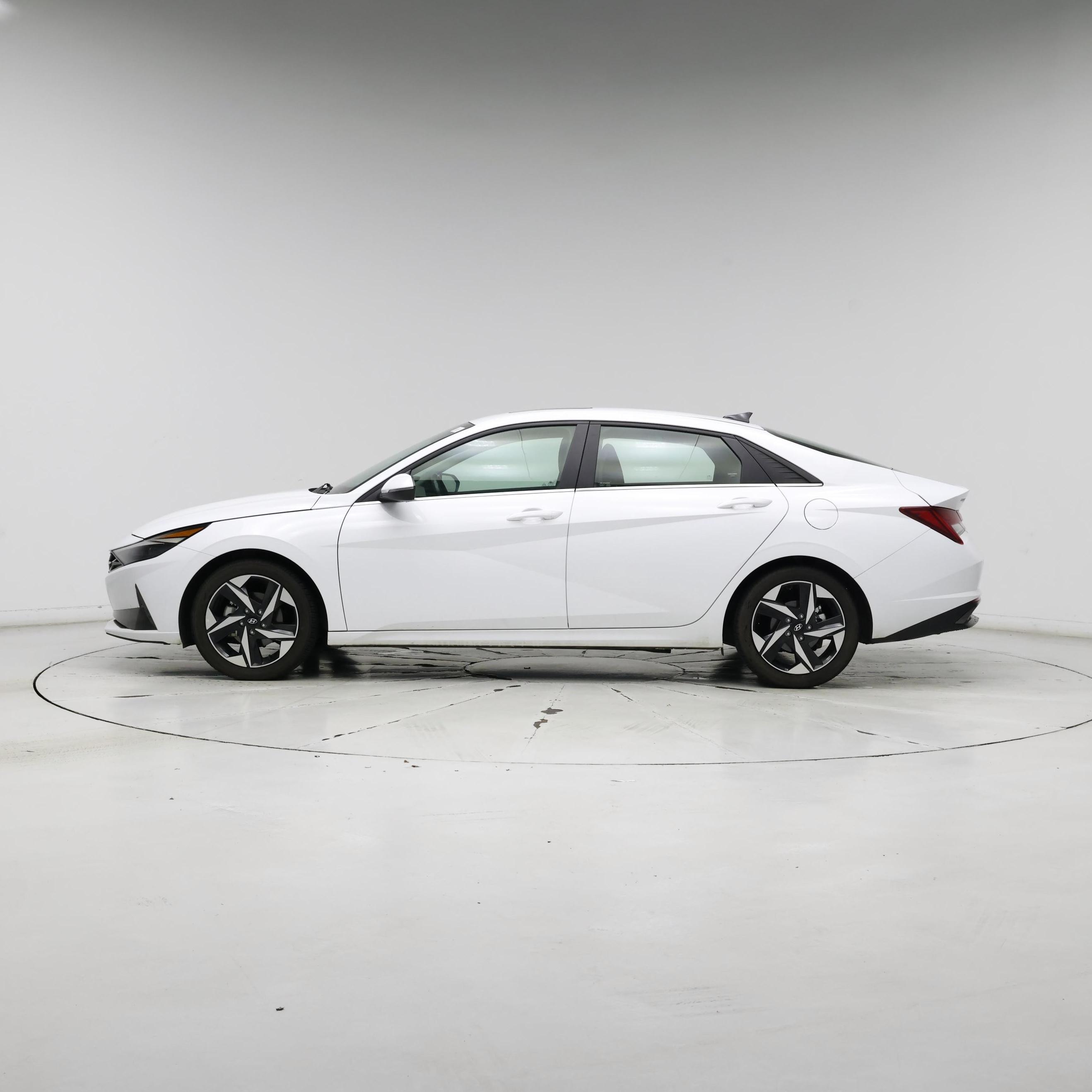 Thumbnail: 2023 Hyundai Elantra - 3