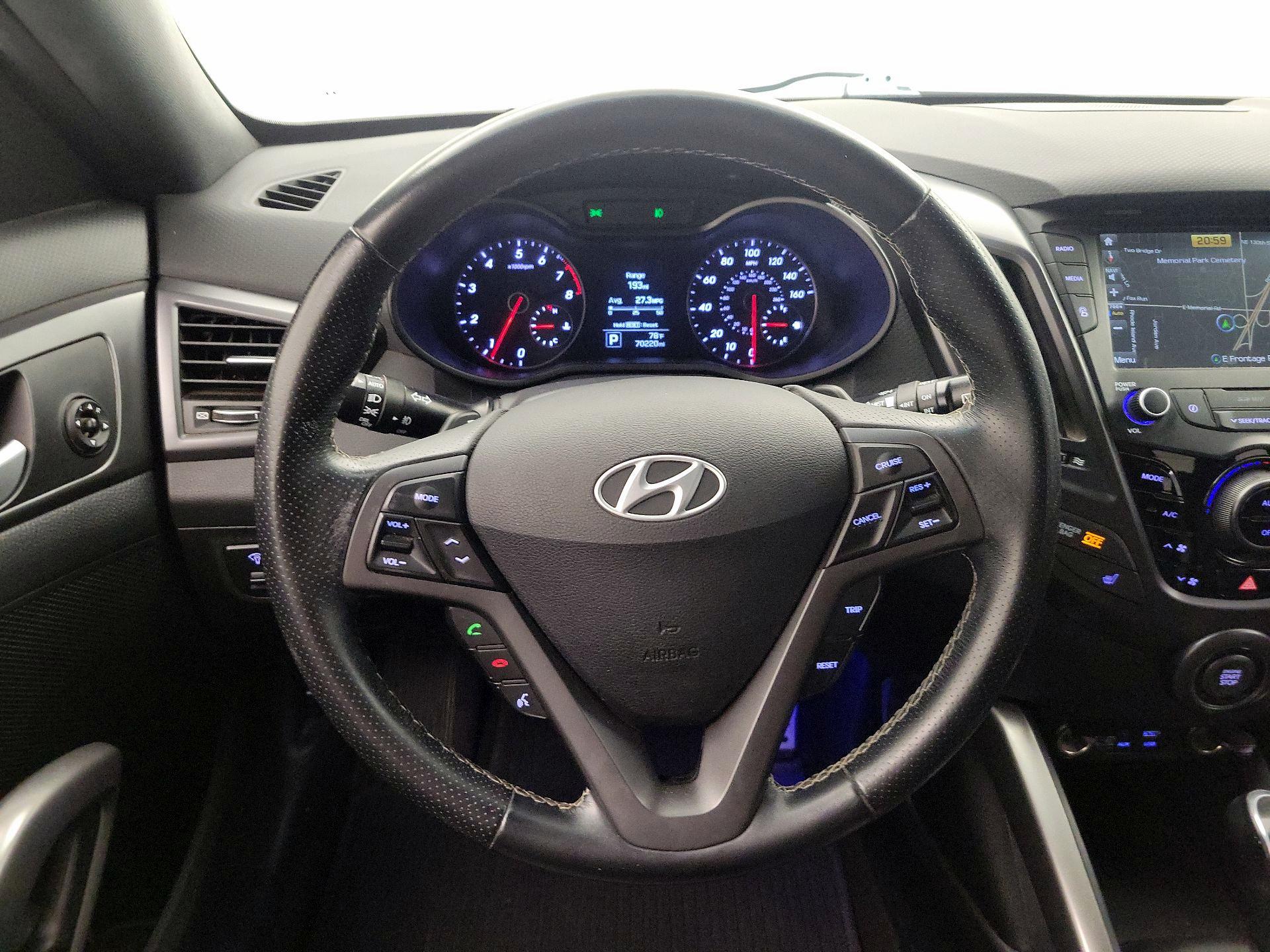 Thumbnail: 2016 Hyundai Veloster - 10