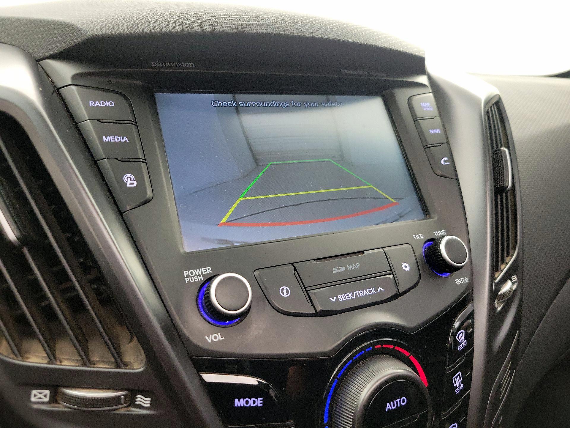 Thumbnail: 2016 Hyundai Veloster - 15