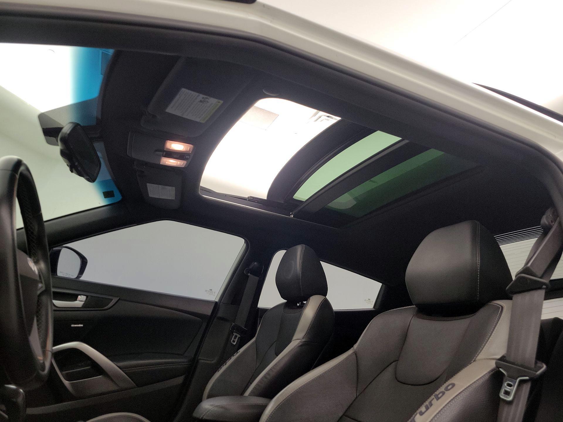 Thumbnail: 2016 Hyundai Veloster - 20
