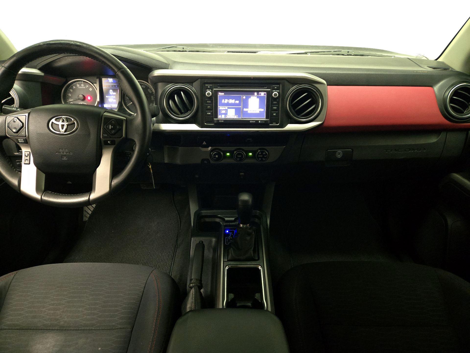 Thumbnail: 2016 Toyota Tacoma - 9