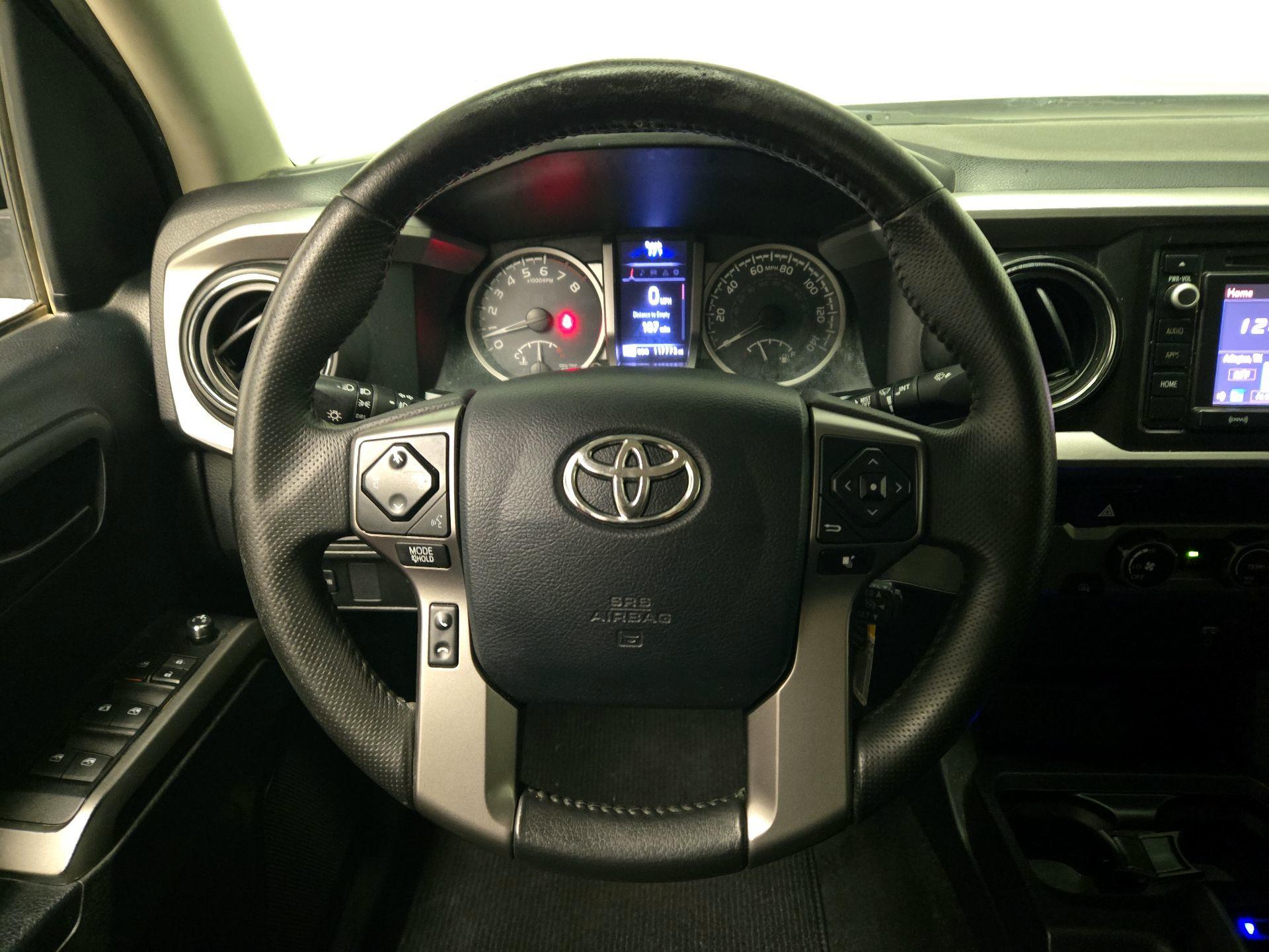 Thumbnail: 2016 Toyota Tacoma - 10