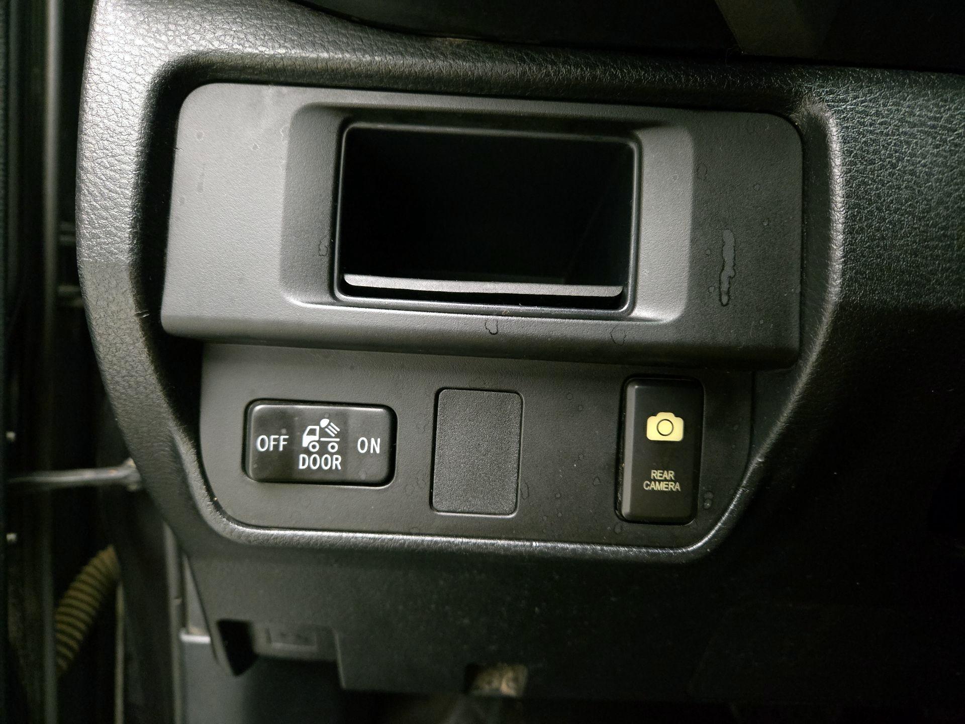 Thumbnail: 2016 Toyota Tacoma - 13