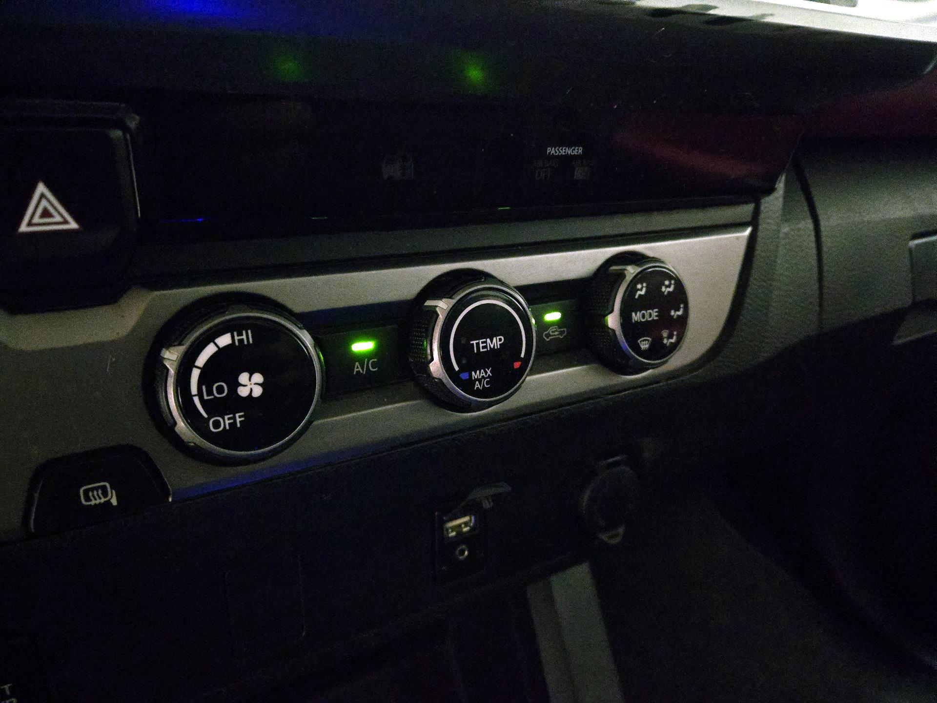 Thumbnail: 2016 Toyota Tacoma - 16