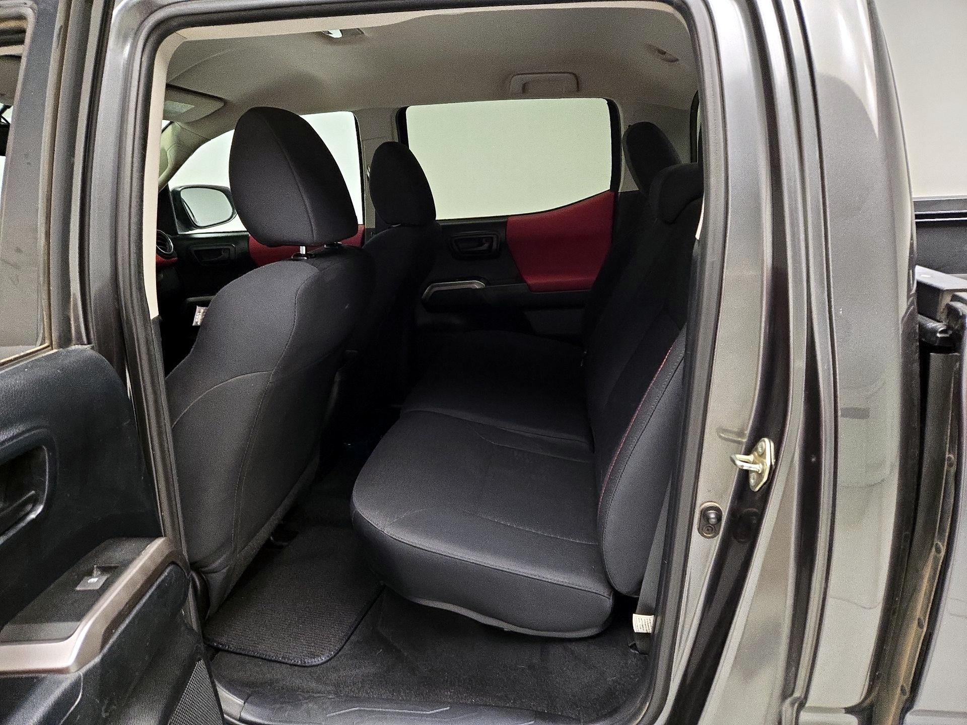 Thumbnail: 2016 Toyota Tacoma - 19