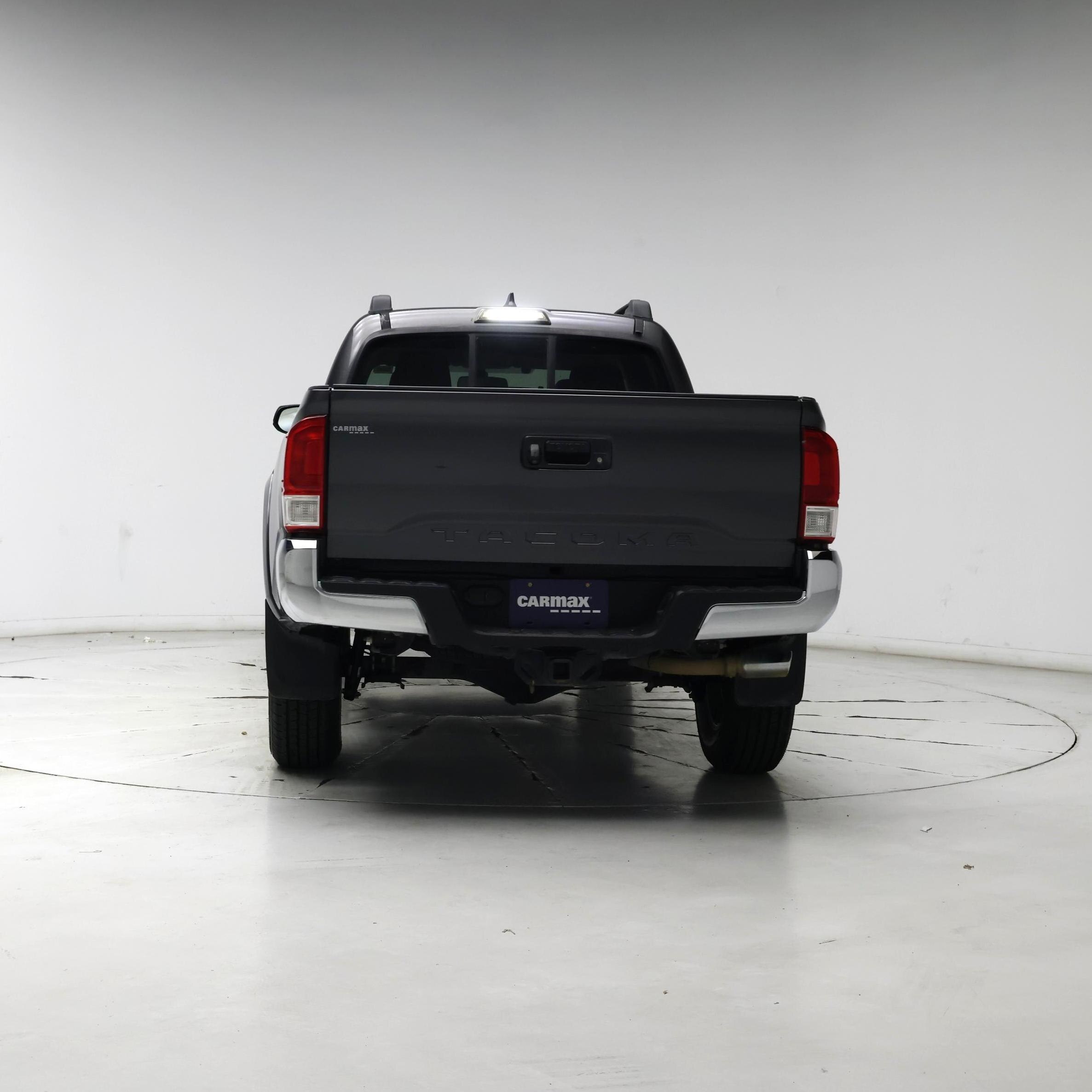 Thumbnail: 2016 Toyota Tacoma - 6