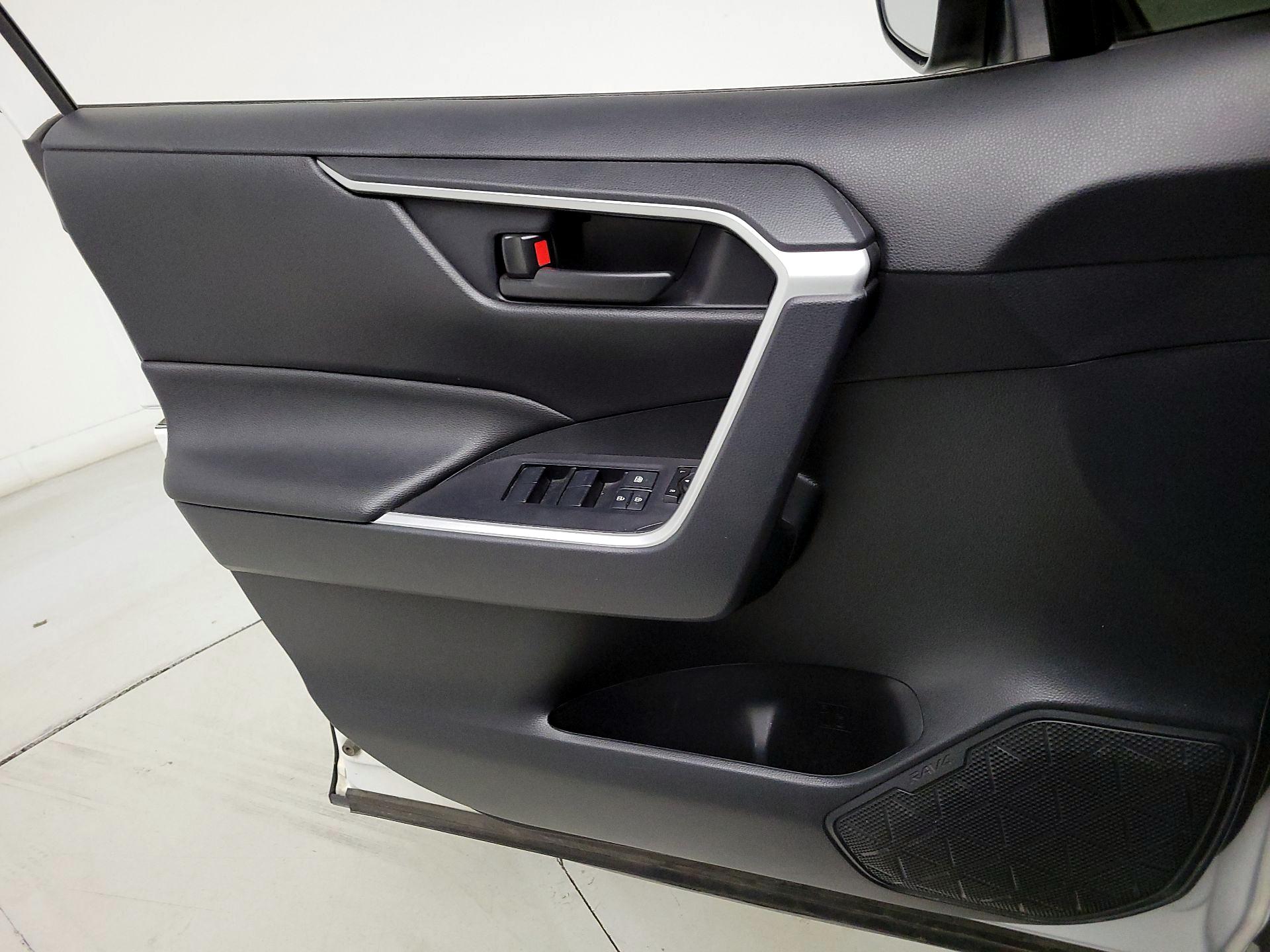 Thumbnail: 2023 Toyota RAV4 - 12