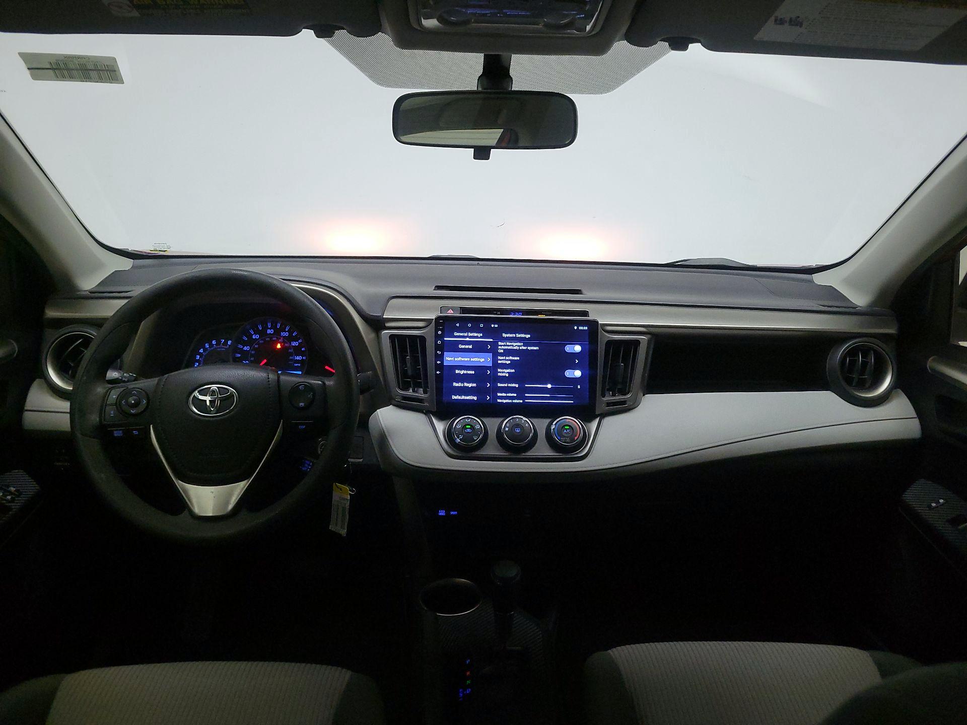 Thumbnail: 2015 Toyota RAV4 - 9