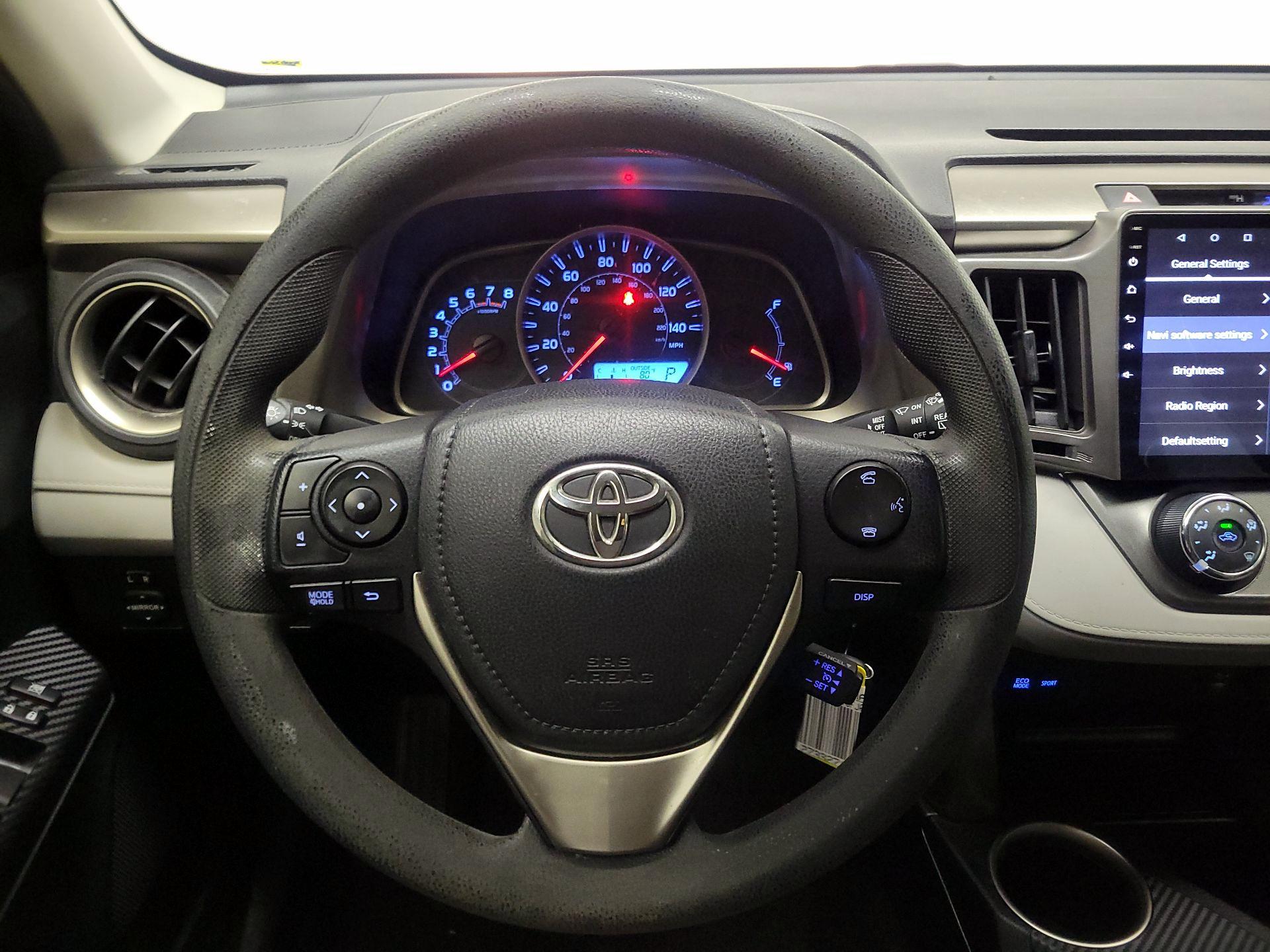 Thumbnail: 2015 Toyota RAV4 - 10