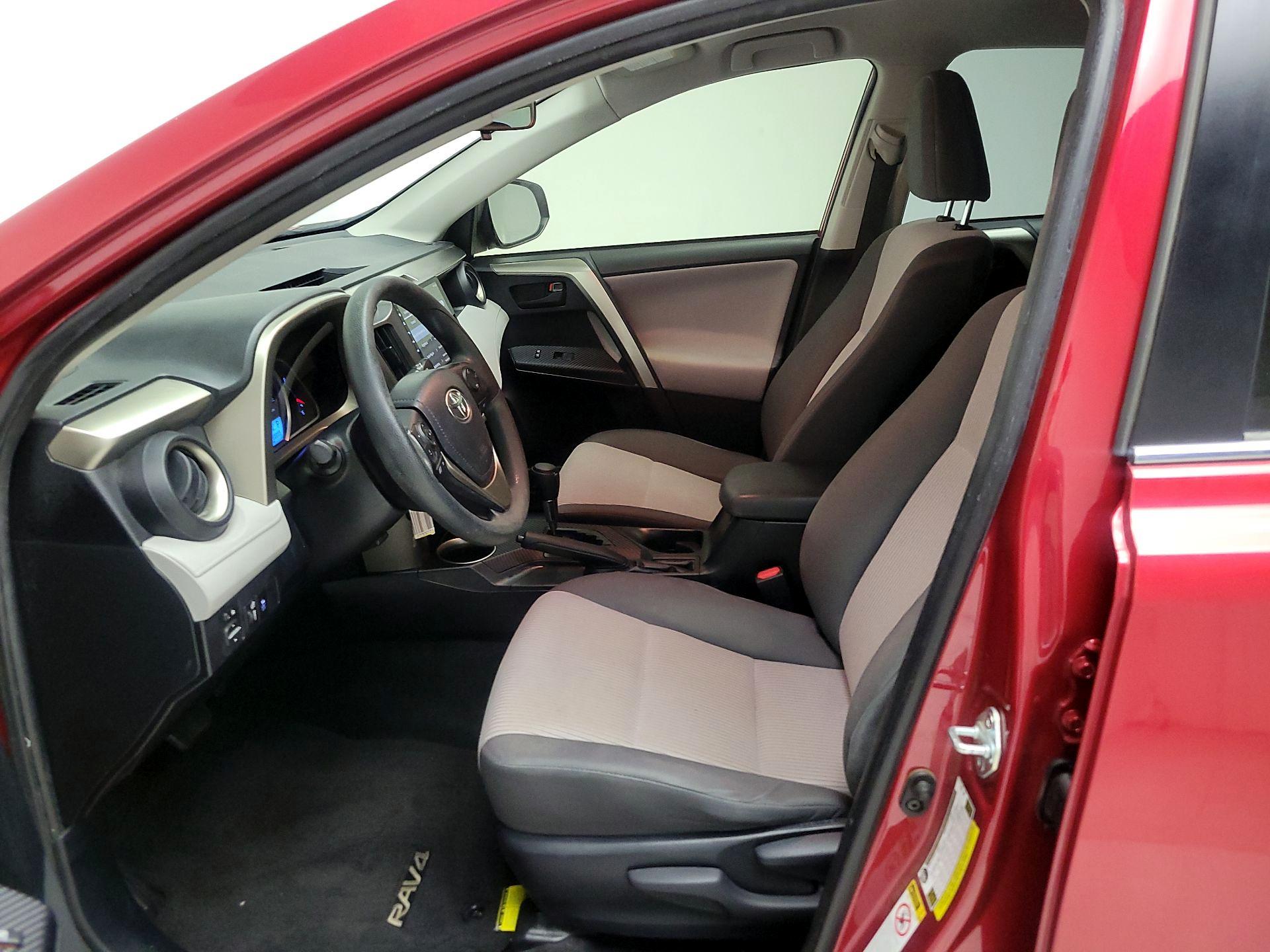 Thumbnail: 2015 Toyota RAV4 - 11