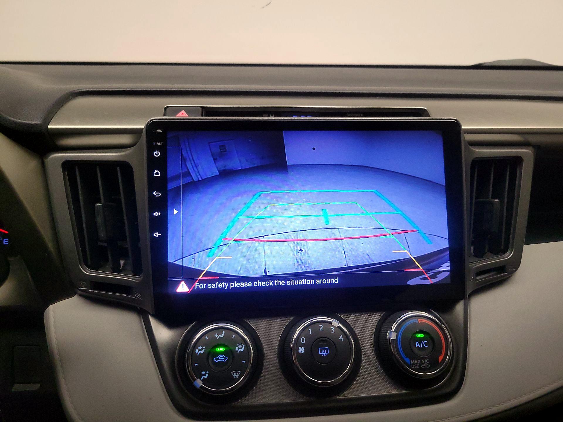 Thumbnail: 2015 Toyota RAV4 - 15