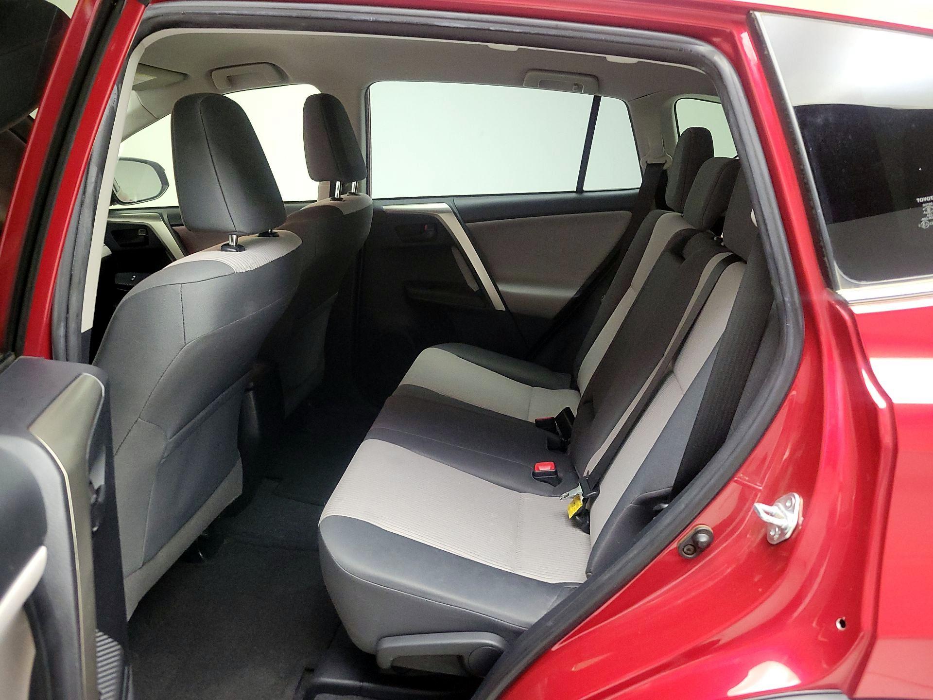 Thumbnail: 2015 Toyota RAV4 - 20