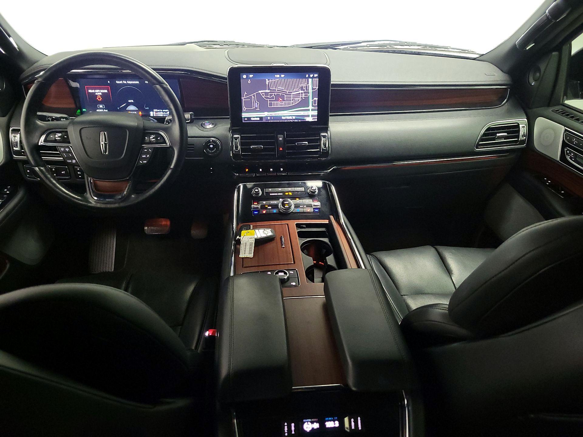Thumbnail: 2021 Lincoln Navigator - 9