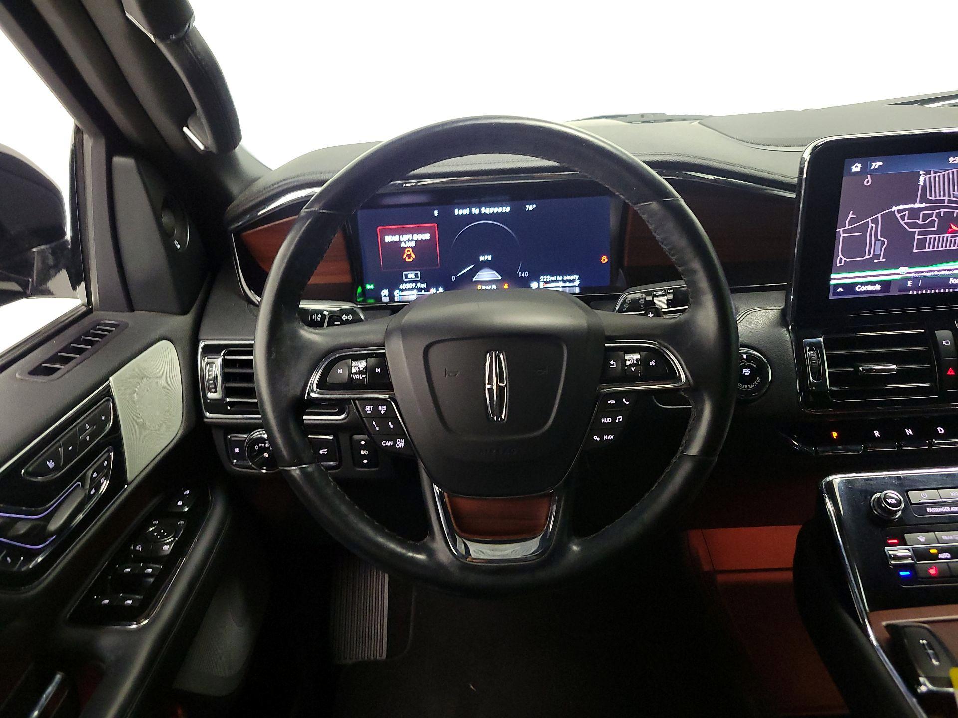 Thumbnail: 2021 Lincoln Navigator - 10