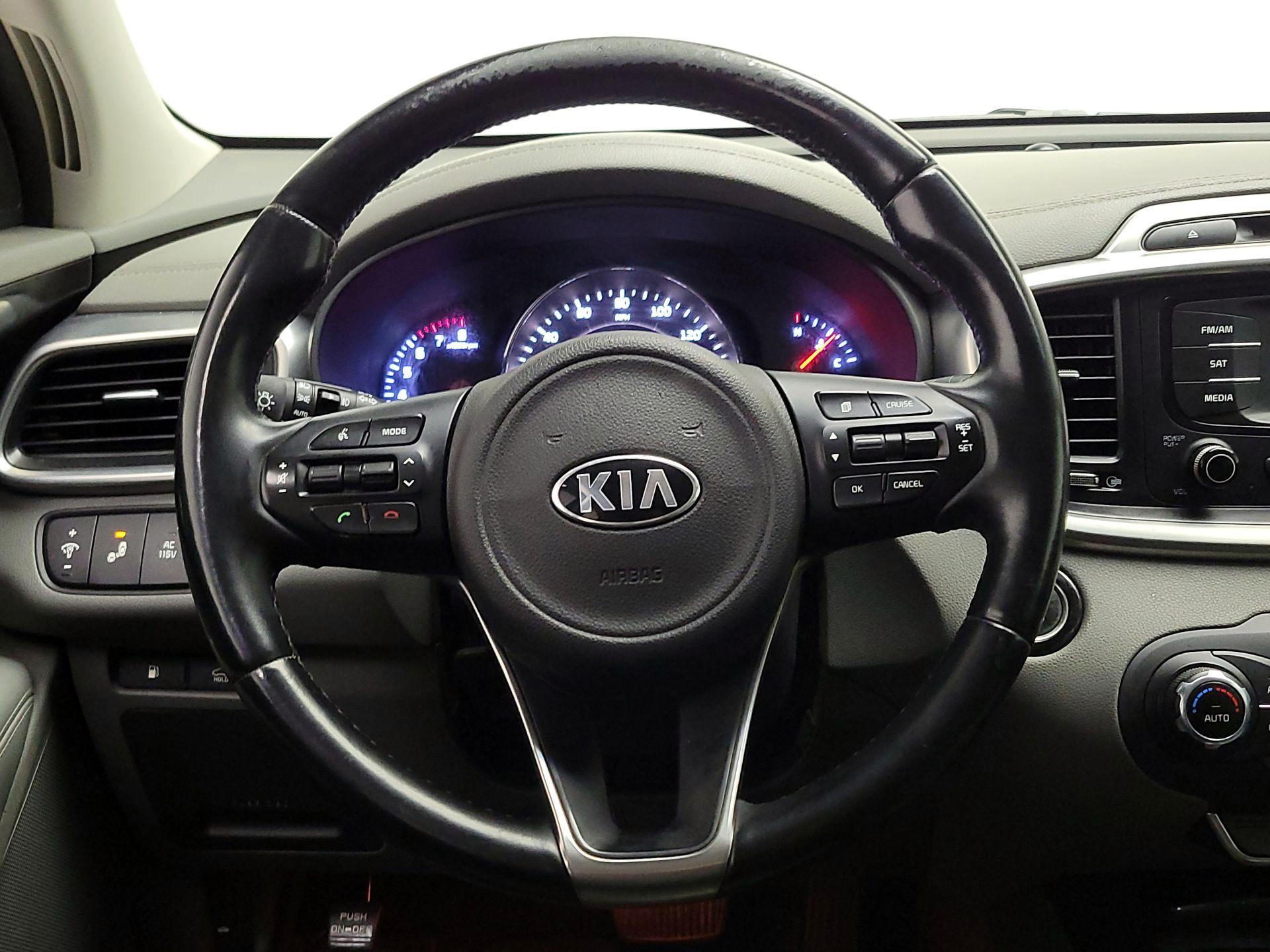 Thumbnail: 2016 Kia Sorento - 10