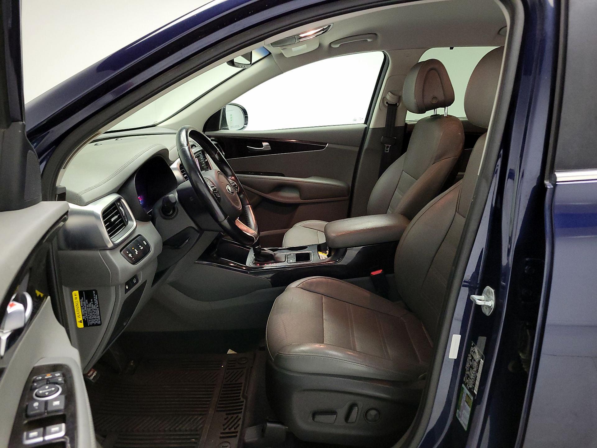 Thumbnail: 2016 Kia Sorento - 11