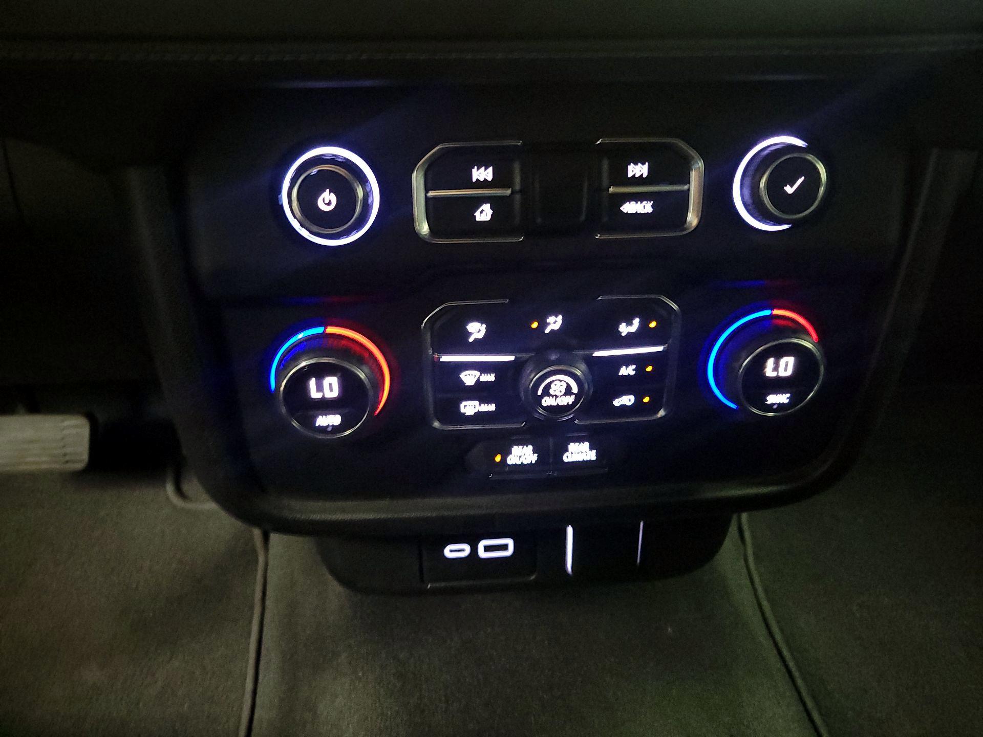 Thumbnail: 2022 Chevrolet Suburban - 16