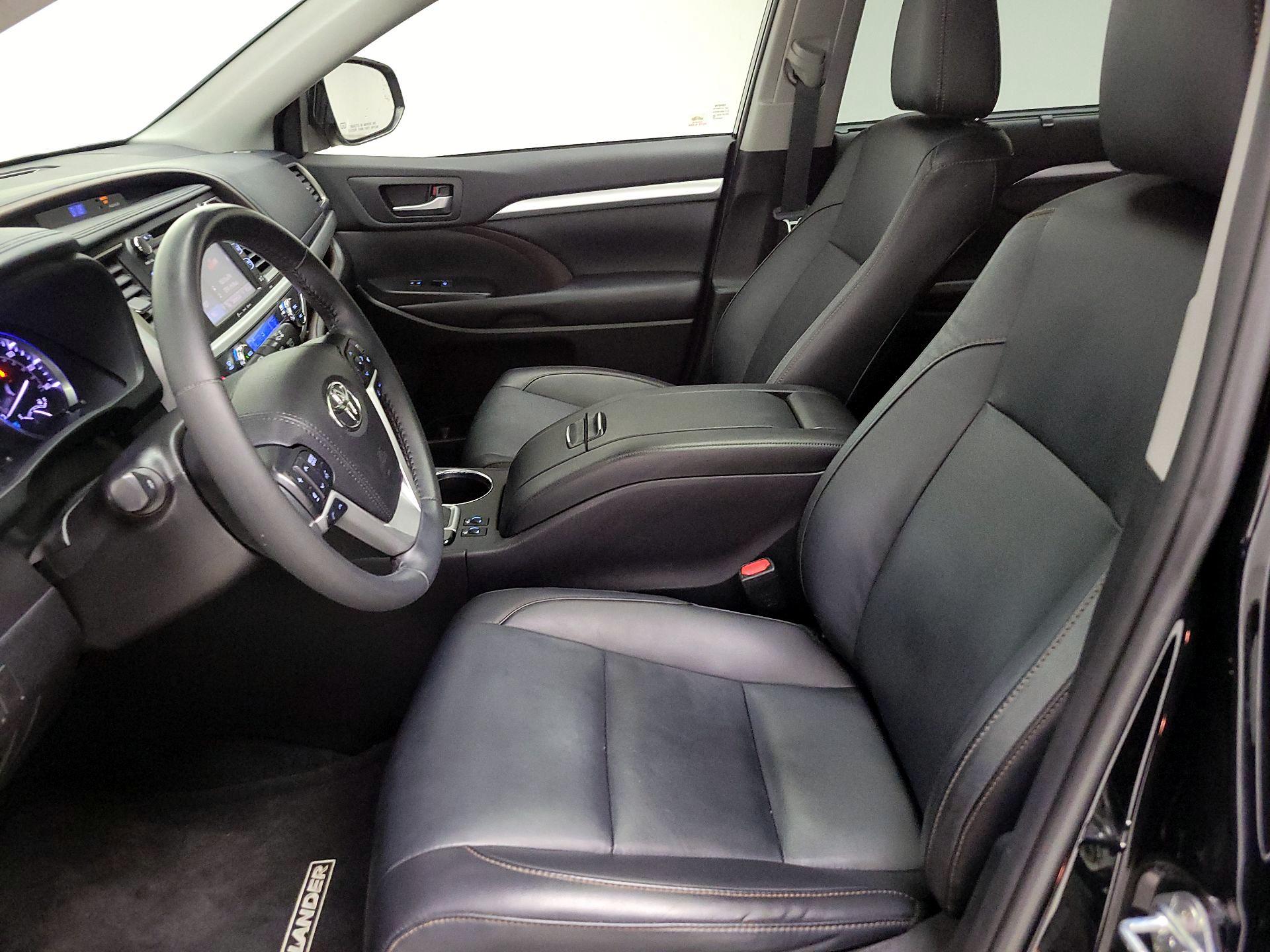 Thumbnail: 2019 Toyota Highlander - 11