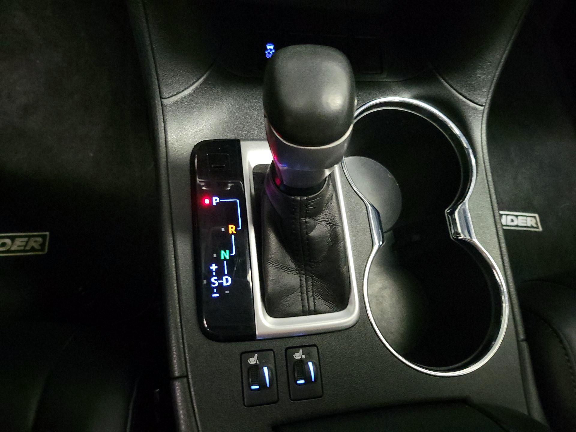 Thumbnail: 2019 Toyota Highlander - 17