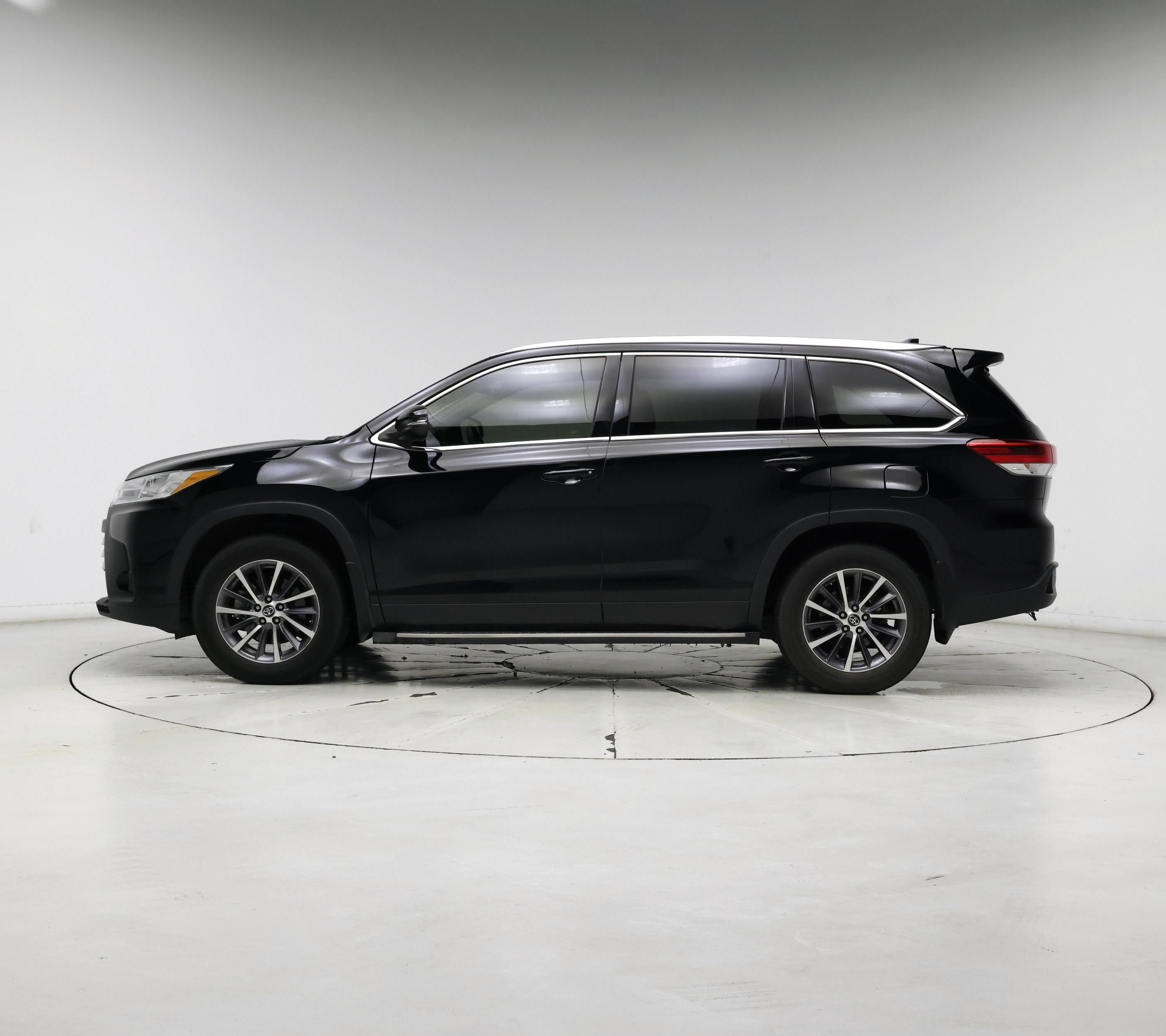 Thumbnail: 2019 Toyota Highlander - 3