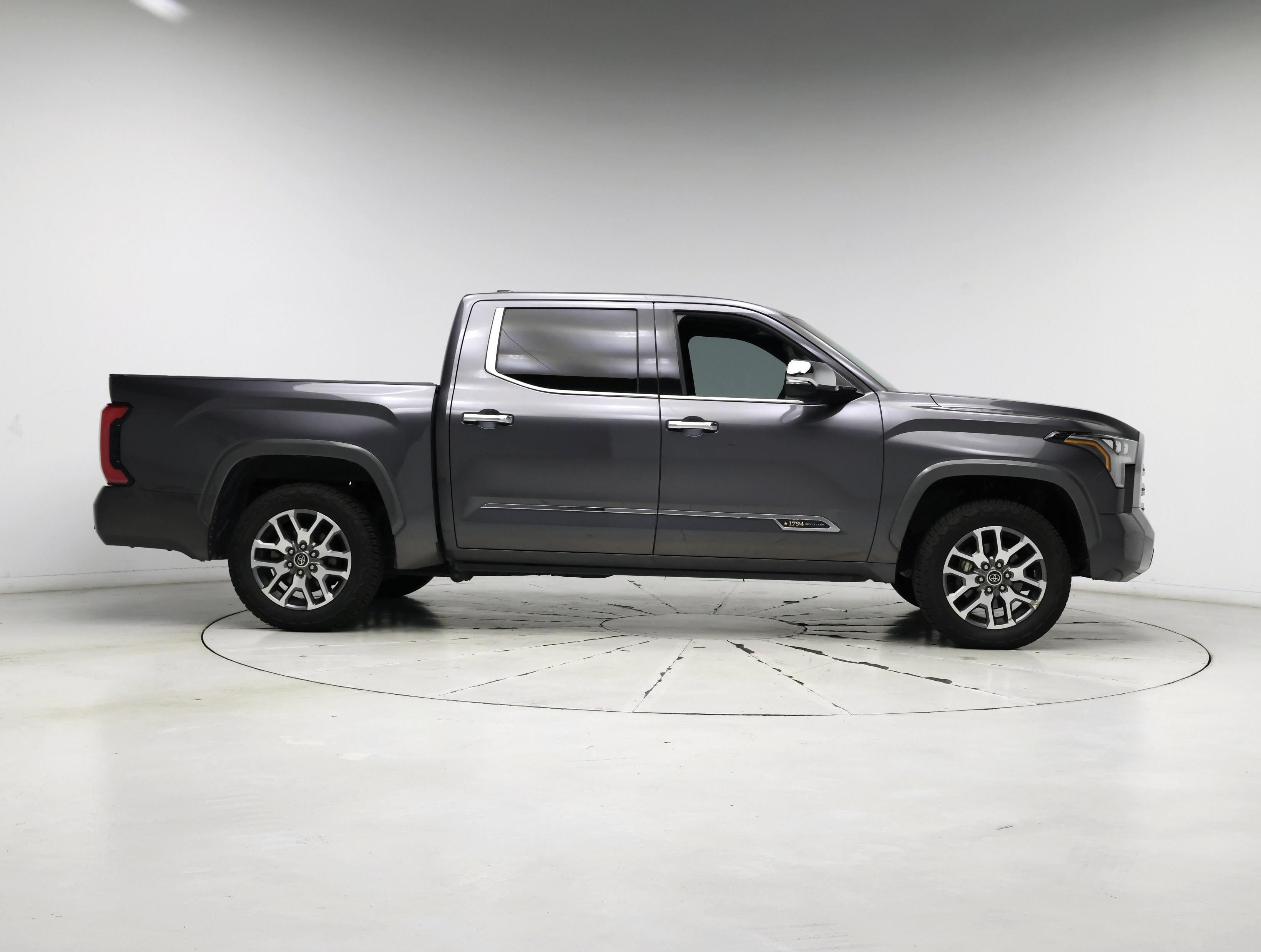 Thumbnail: 2022 Toyota Tundra - 7