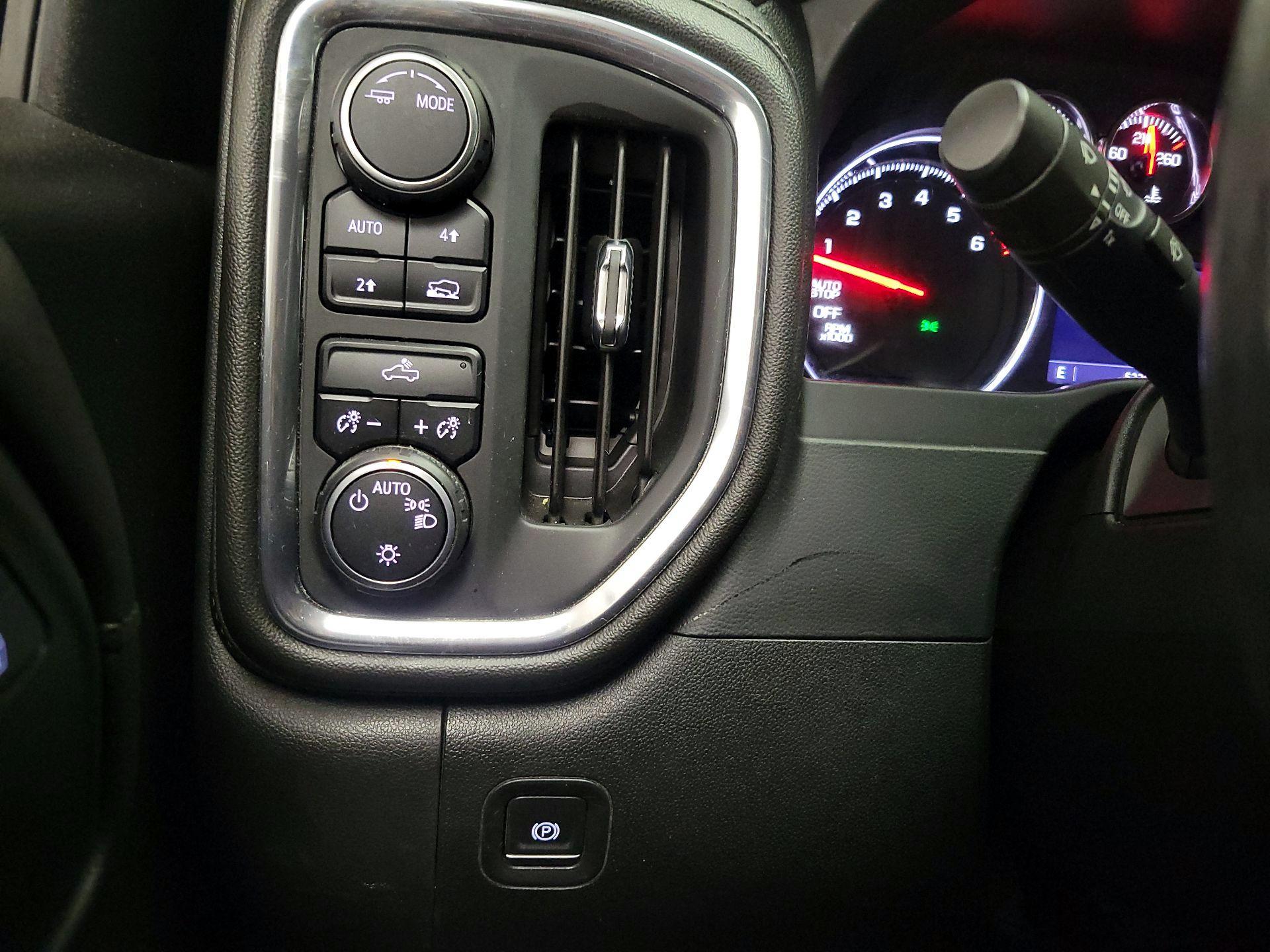 Thumbnail: 2020 Chevrolet Silverado 1500 - 13