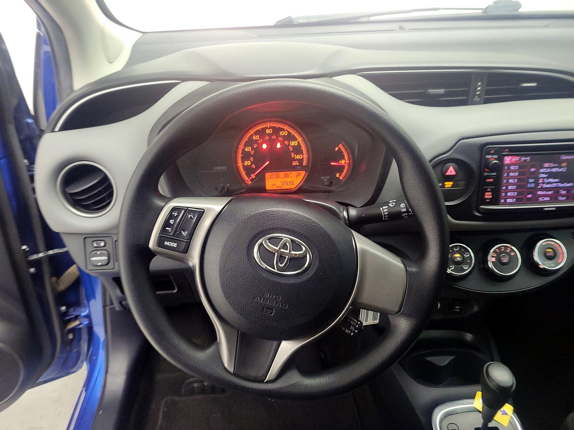 Thumbnail: 2015 Toyota Yaris - 10