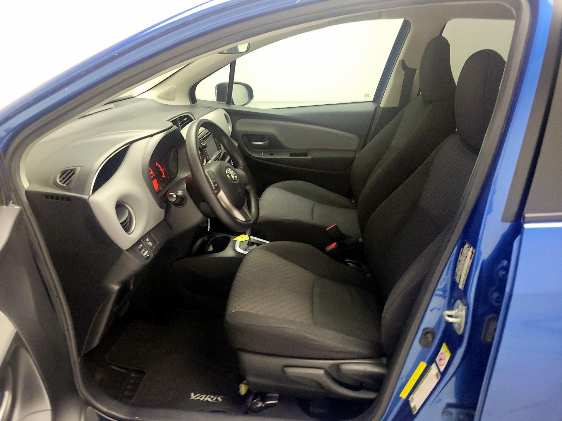 Thumbnail: 2015 Toyota Yaris - 11