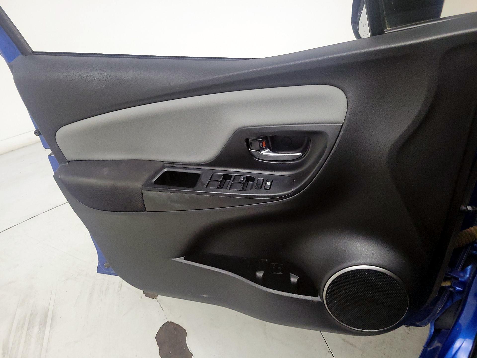 Thumbnail: 2015 Toyota Yaris - 12