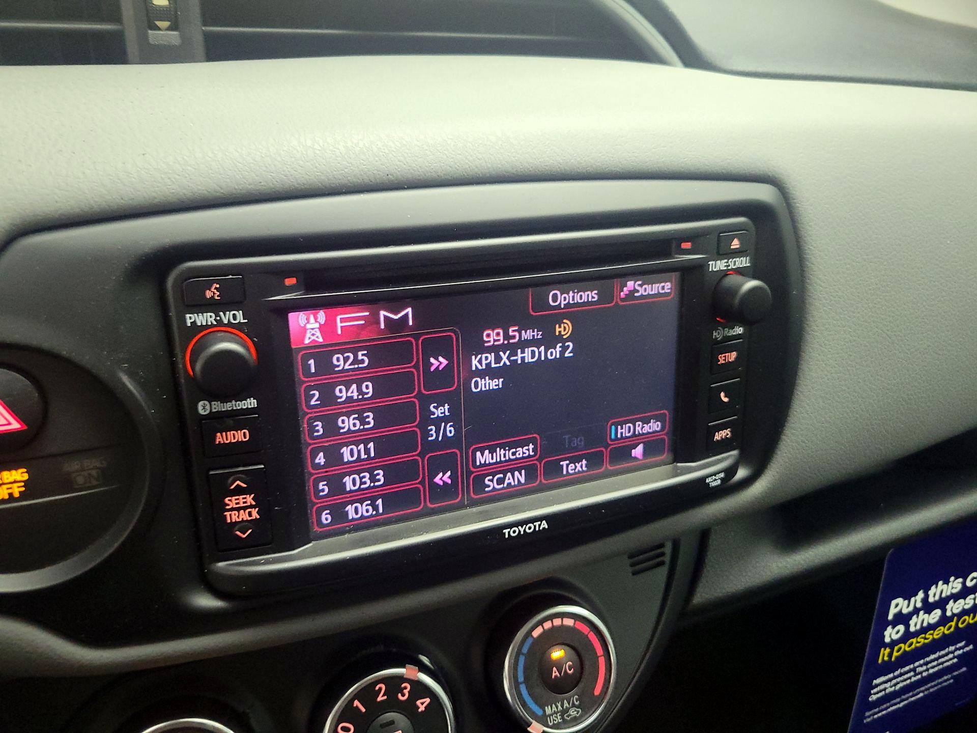 Thumbnail: 2015 Toyota Yaris - 14