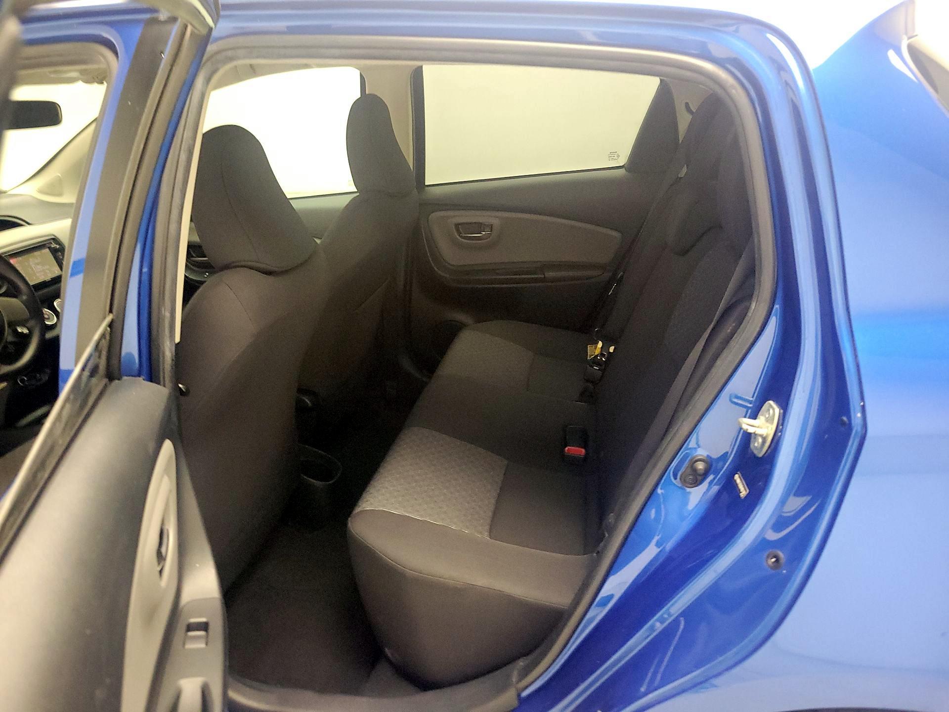 Thumbnail: 2015 Toyota Yaris - 17