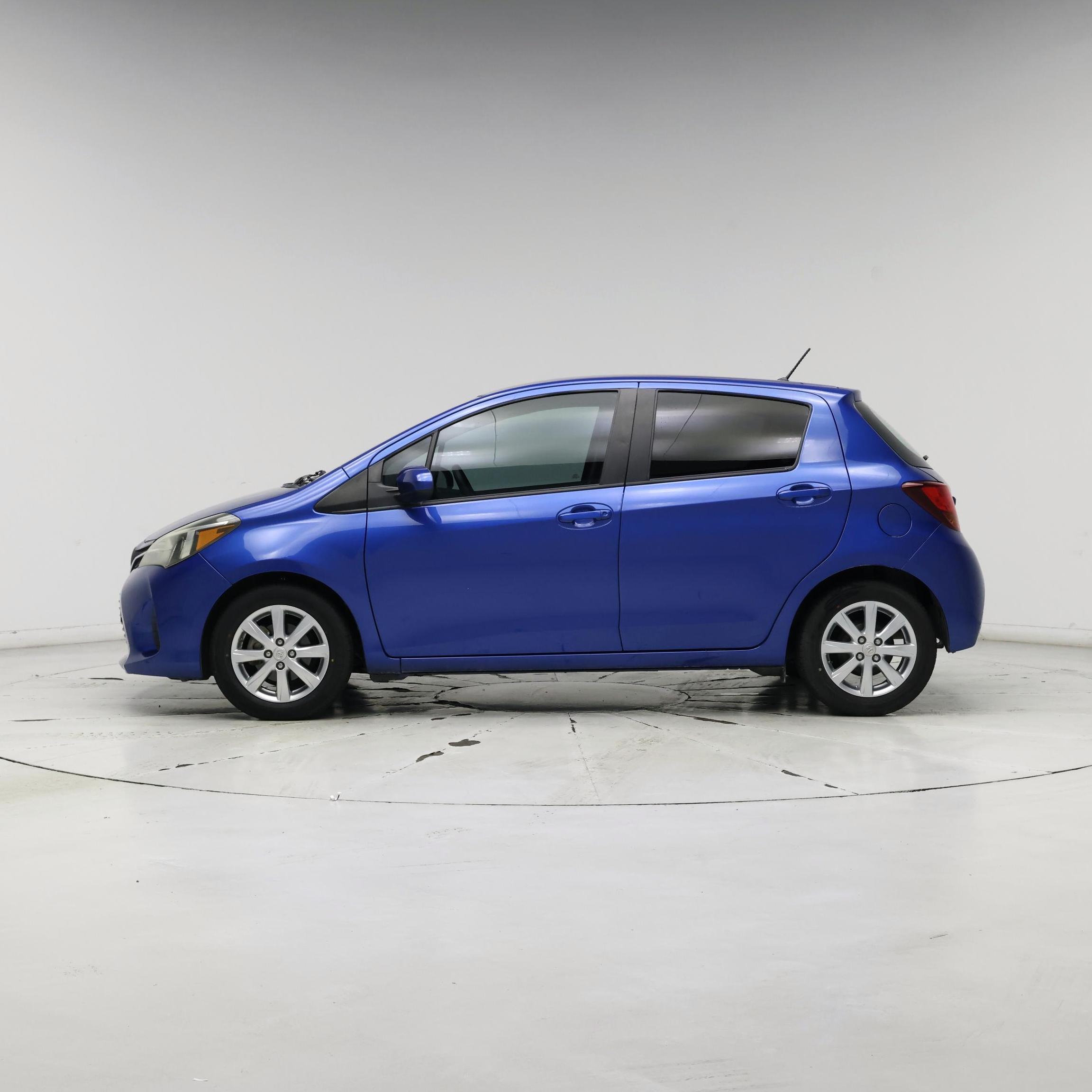 Thumbnail: 2015 Toyota Yaris - 3