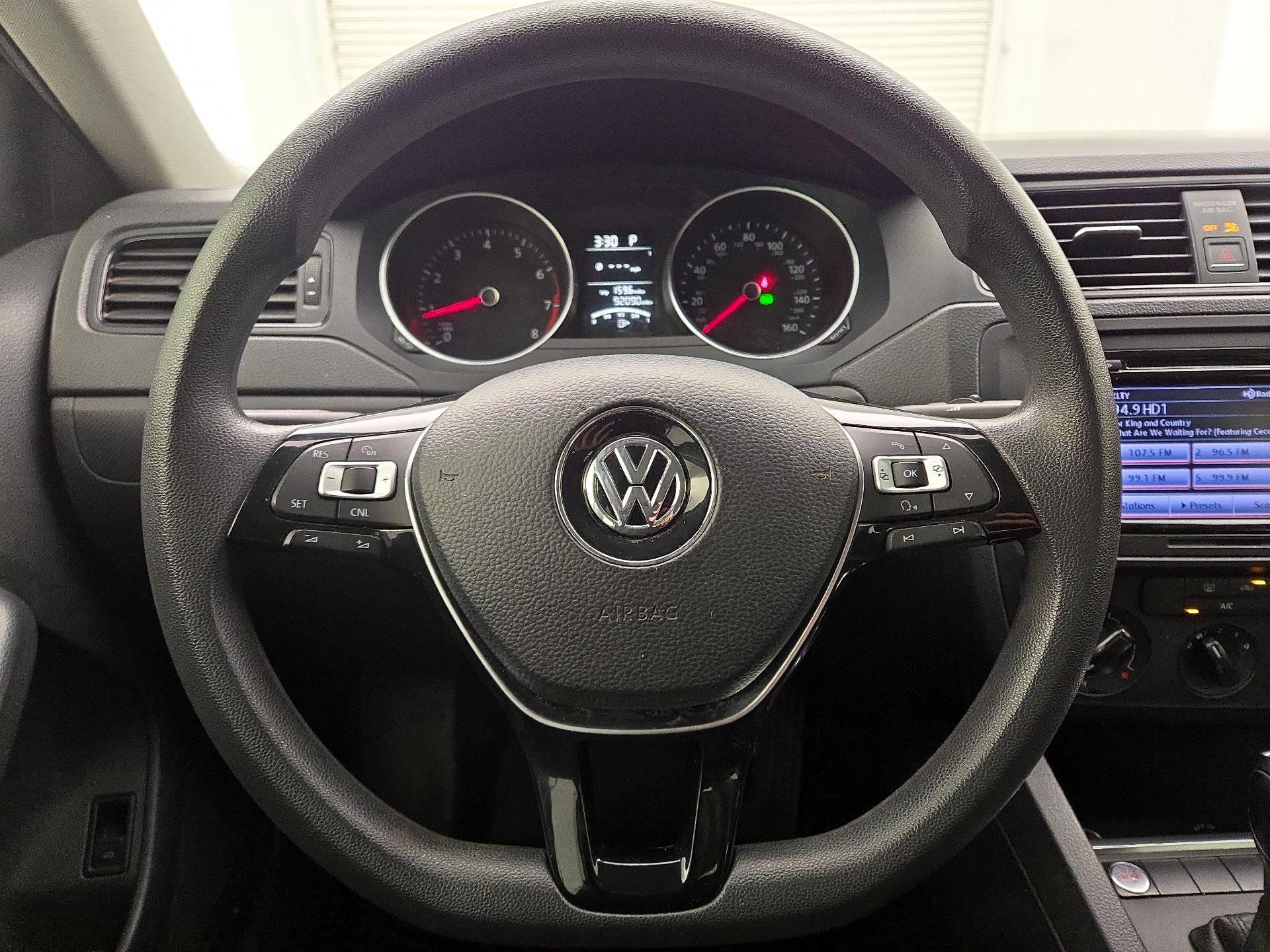 Thumbnail: 2015 Volkswagen Jetta - 10