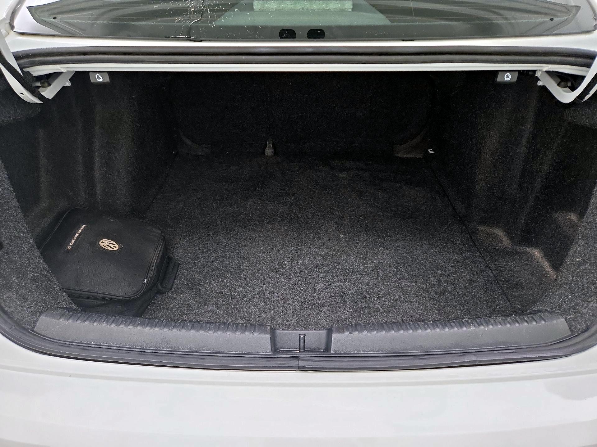 Thumbnail: 2015 Volkswagen Jetta - 20