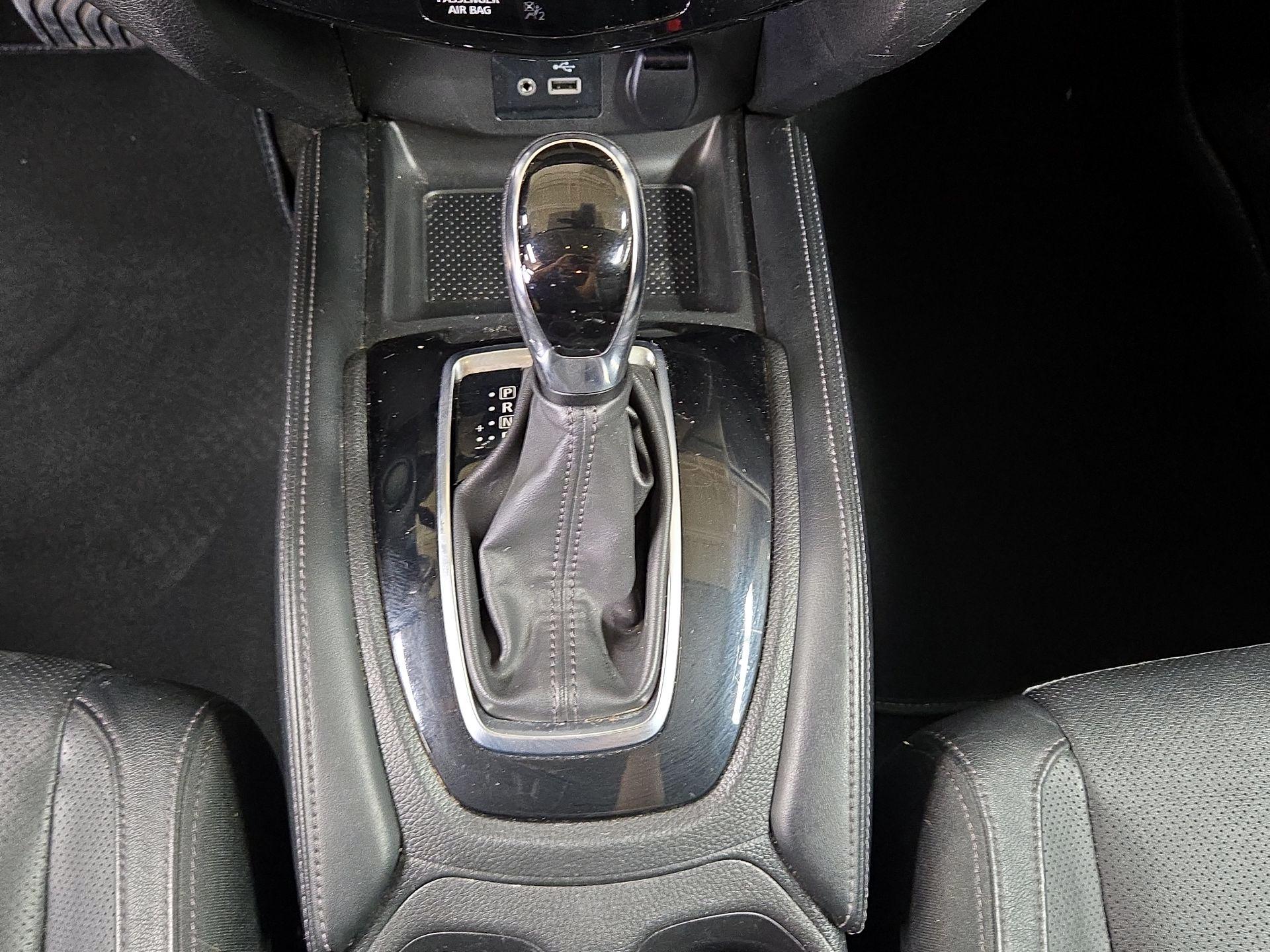Thumbnail: 2018 Nissan Rogue - 18