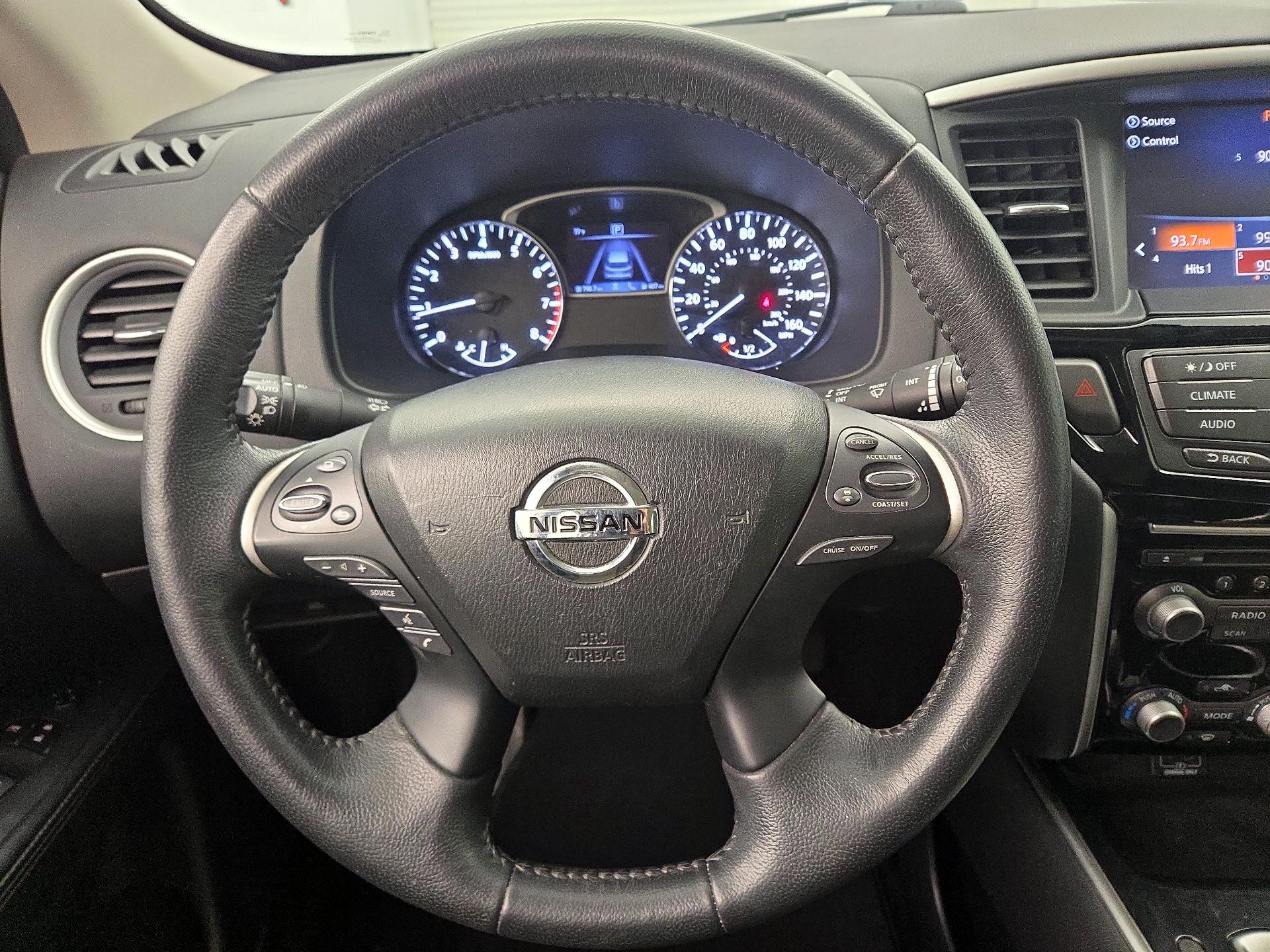 Thumbnail: 2019 Nissan Pathfinder - 10