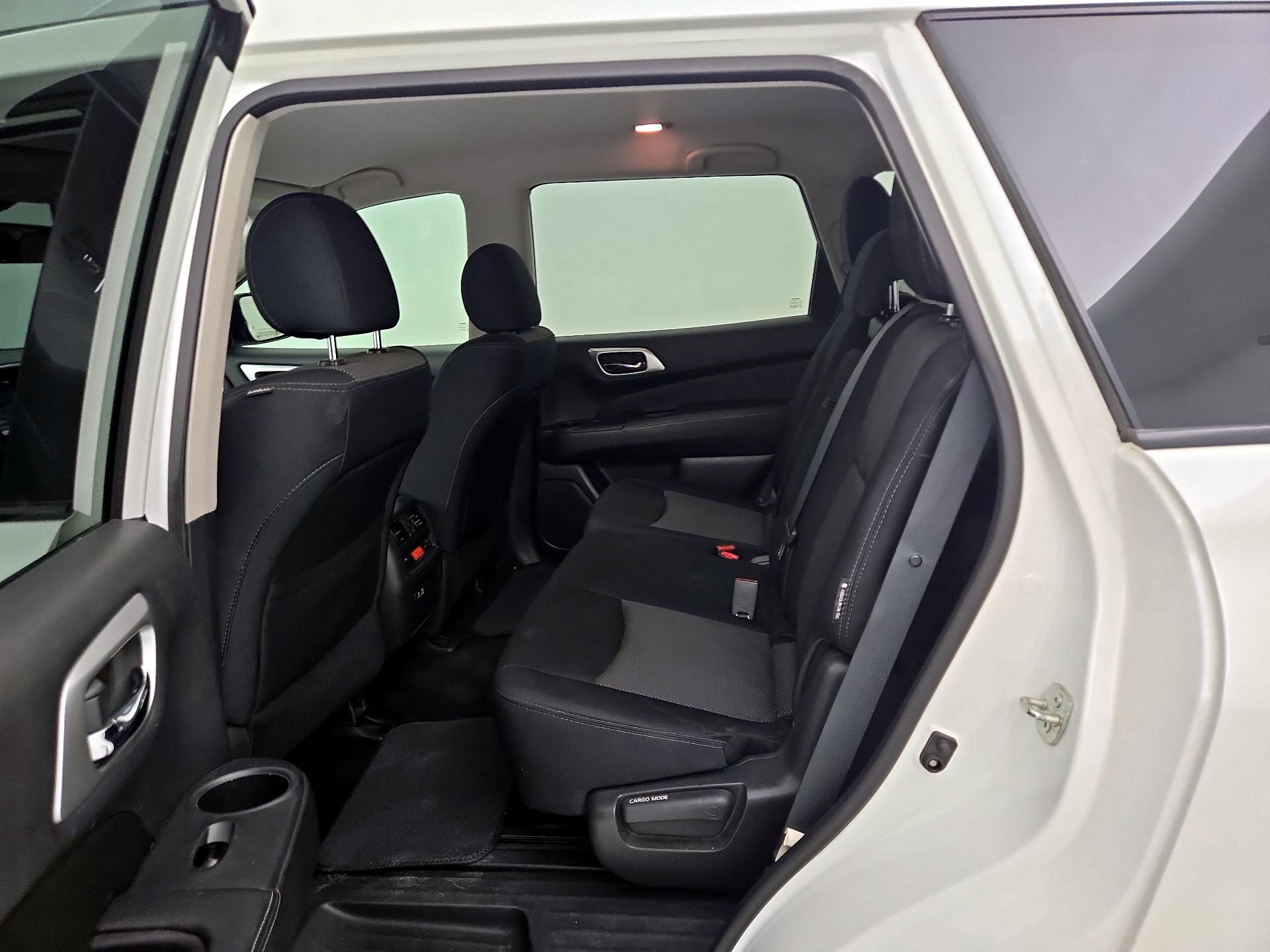 Thumbnail: 2019 Nissan Pathfinder - 19