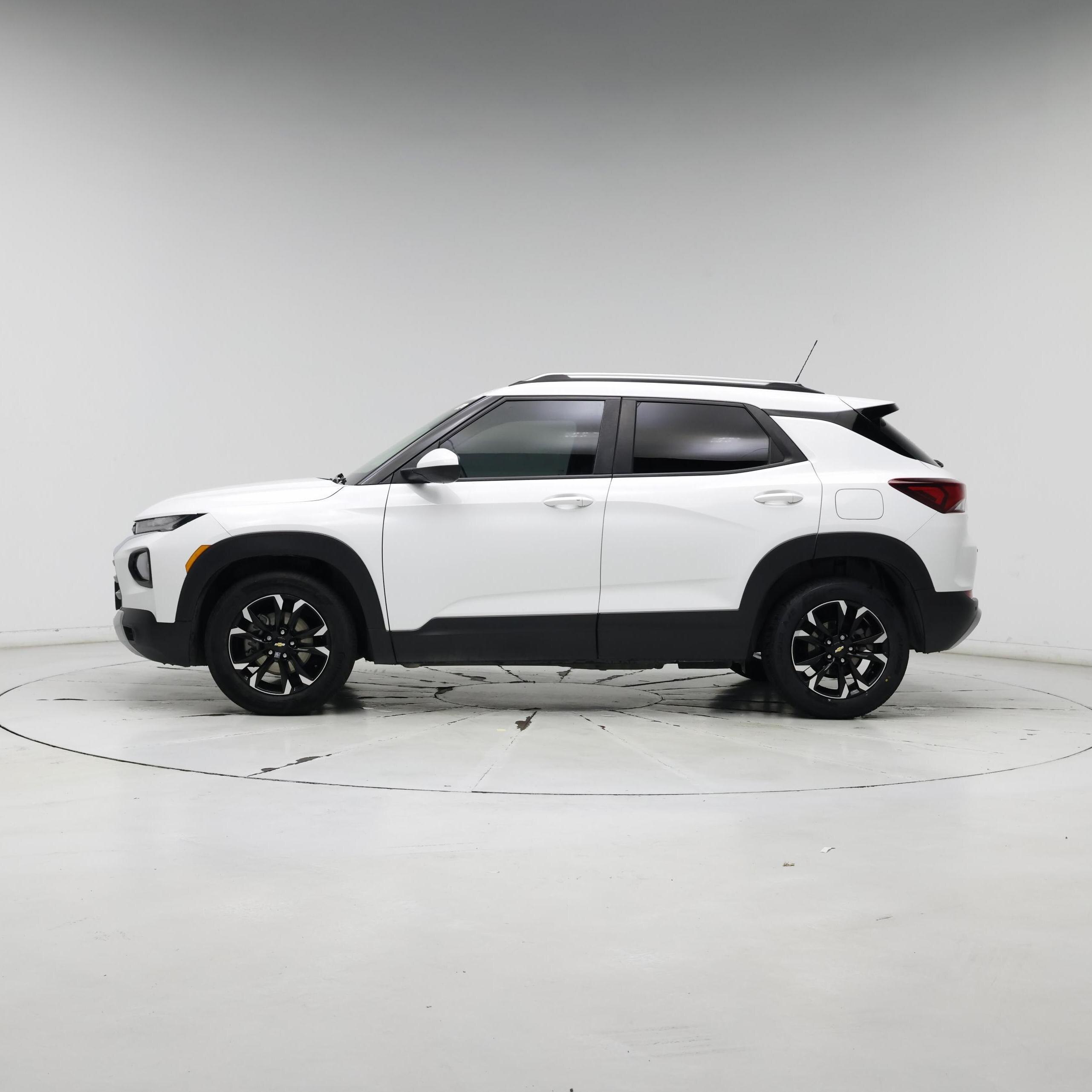 Thumbnail: 2022 Chevrolet TrailBlazer - 3