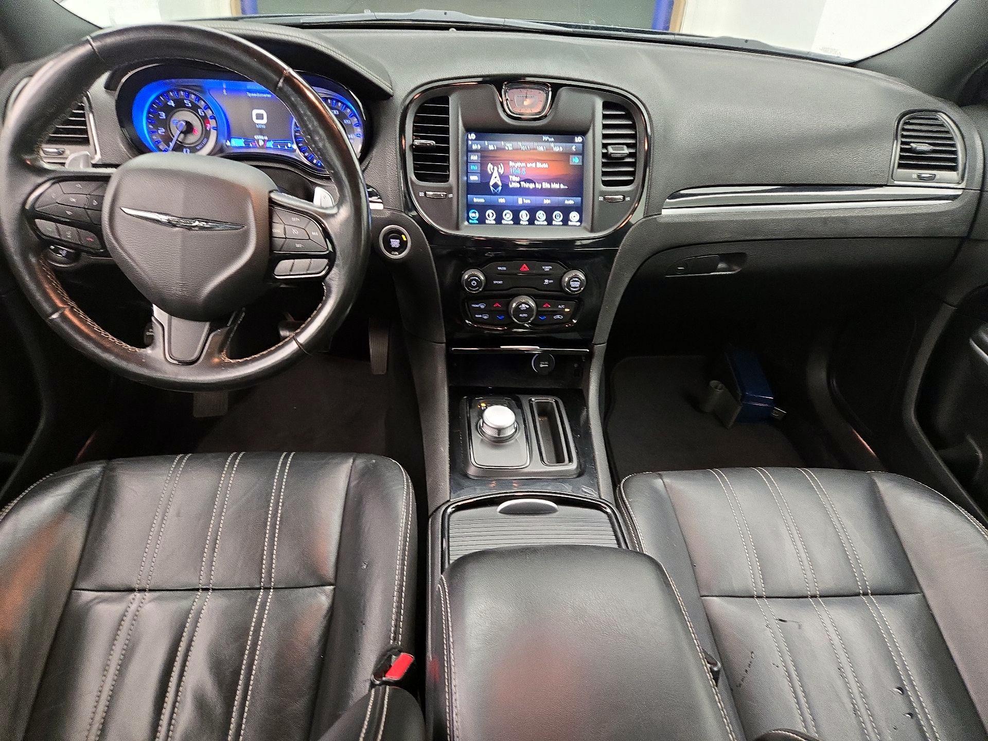 Thumbnail: 2019 Chrysler 300 - 9