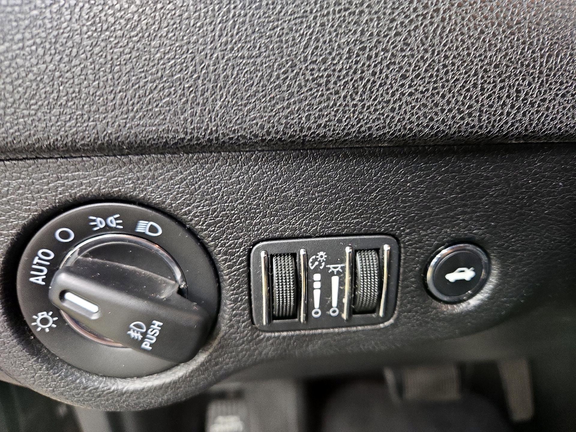 Thumbnail: 2019 Chrysler 300 - 13