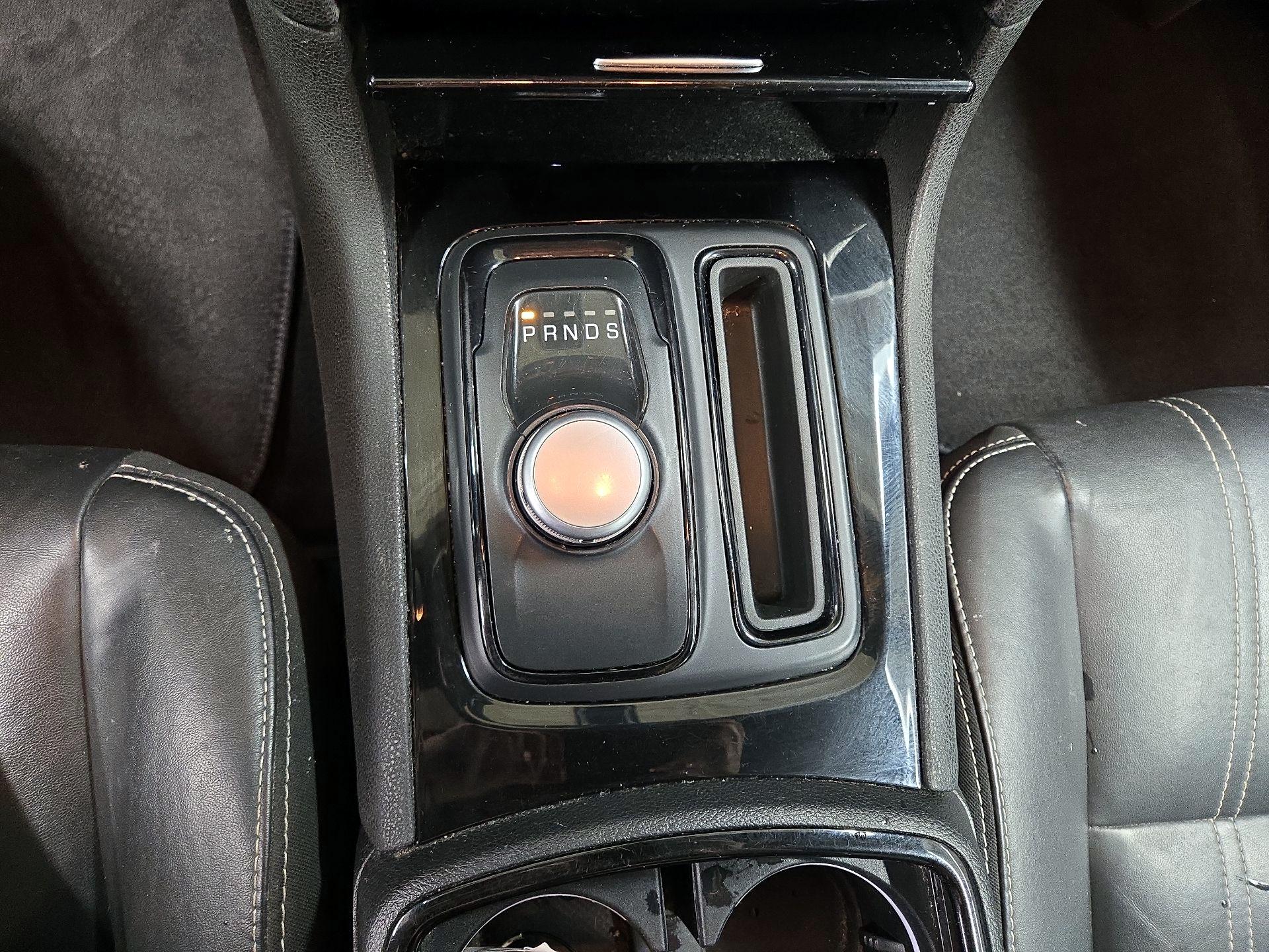 Thumbnail: 2019 Chrysler 300 - 17