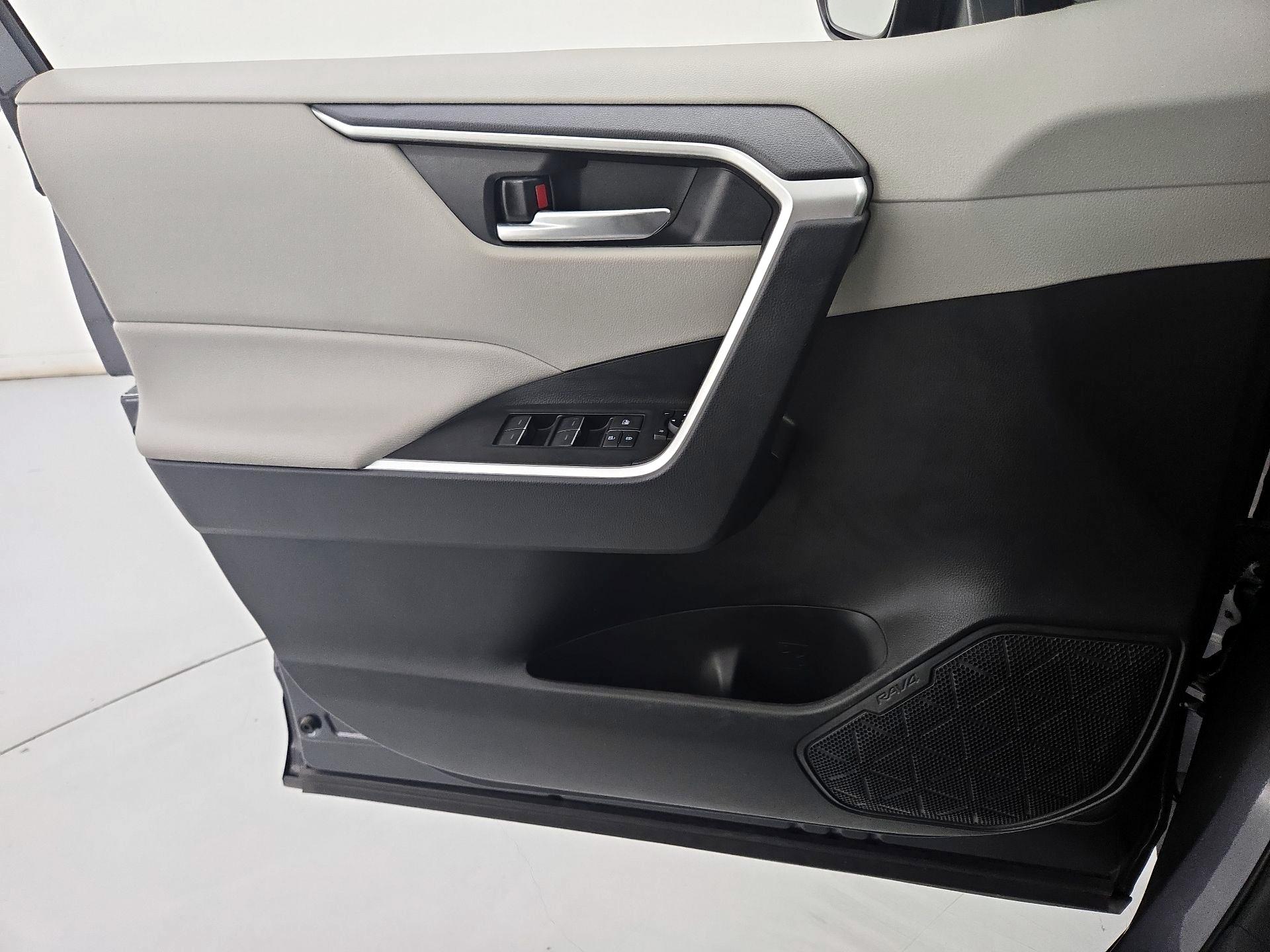 Thumbnail: 2024 Toyota RAV4 - 12