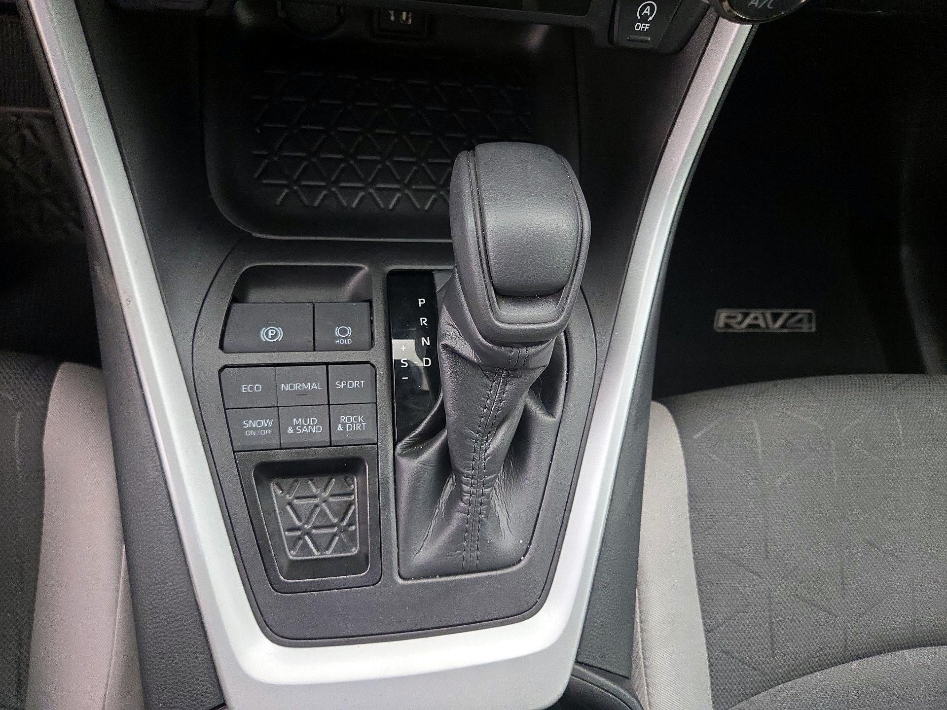 Thumbnail: 2024 Toyota RAV4 - 17