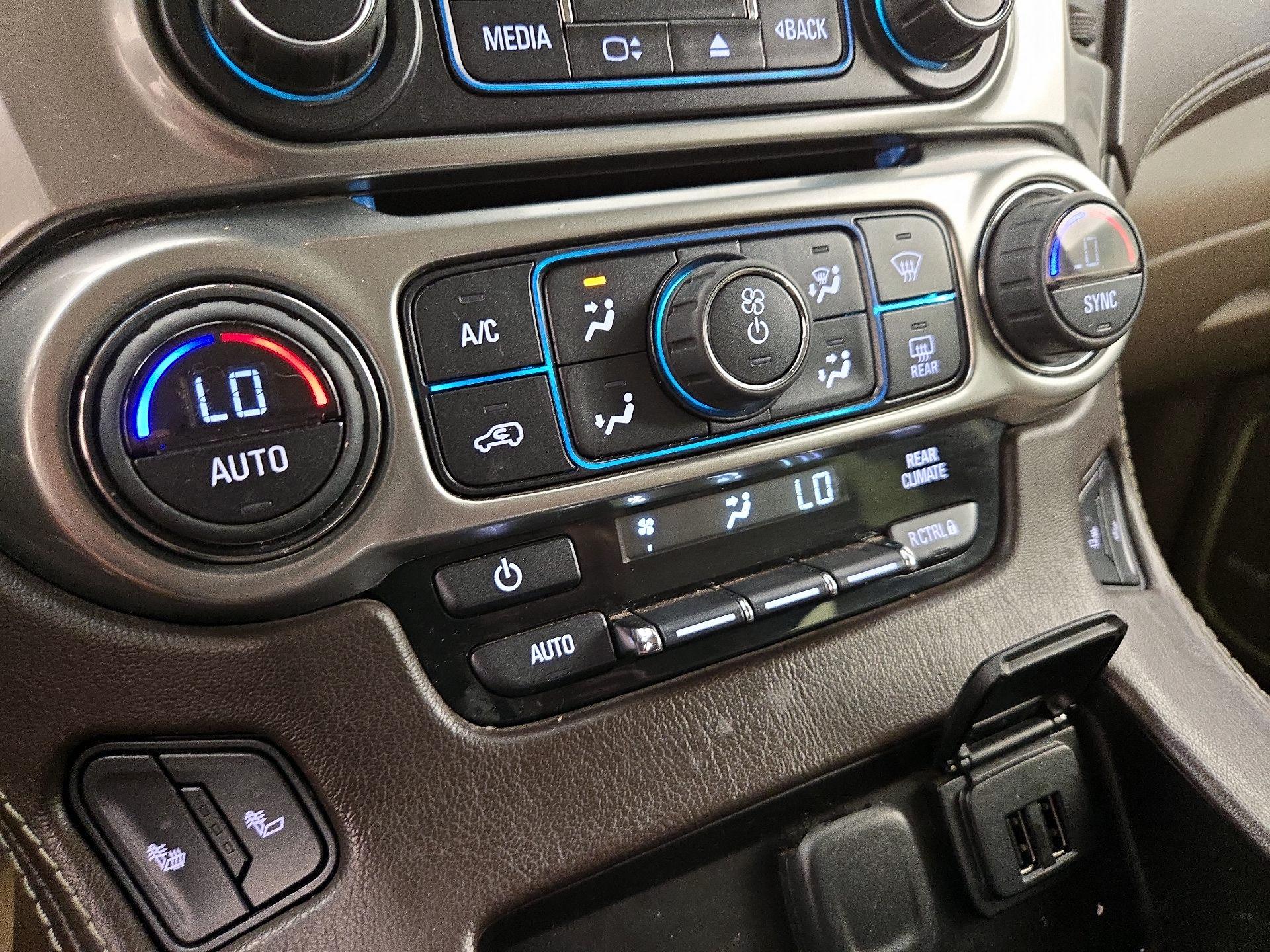 Thumbnail: 2015 Chevrolet Tahoe - 17