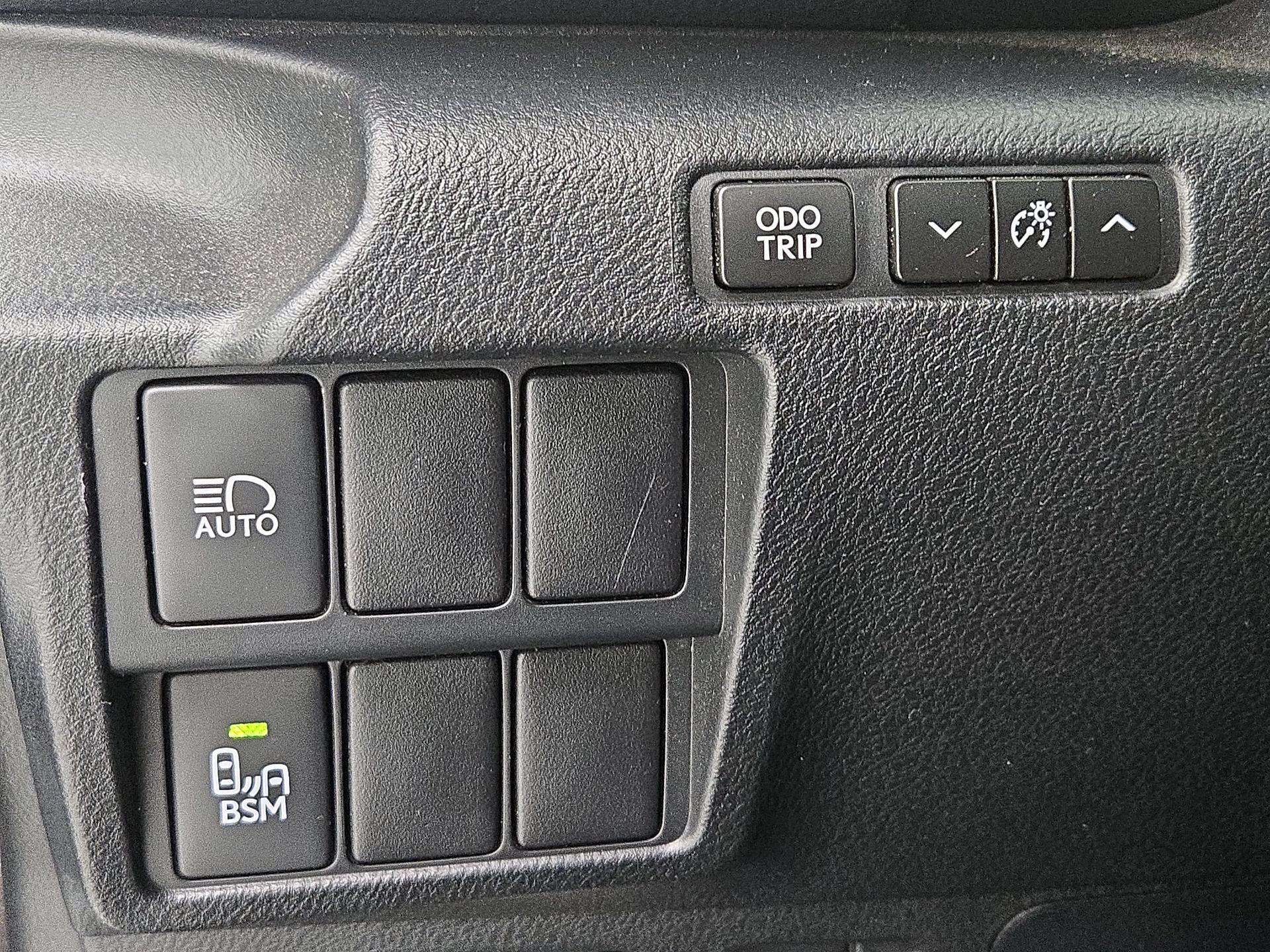 Thumbnail: 2017 Lexus IS - 13