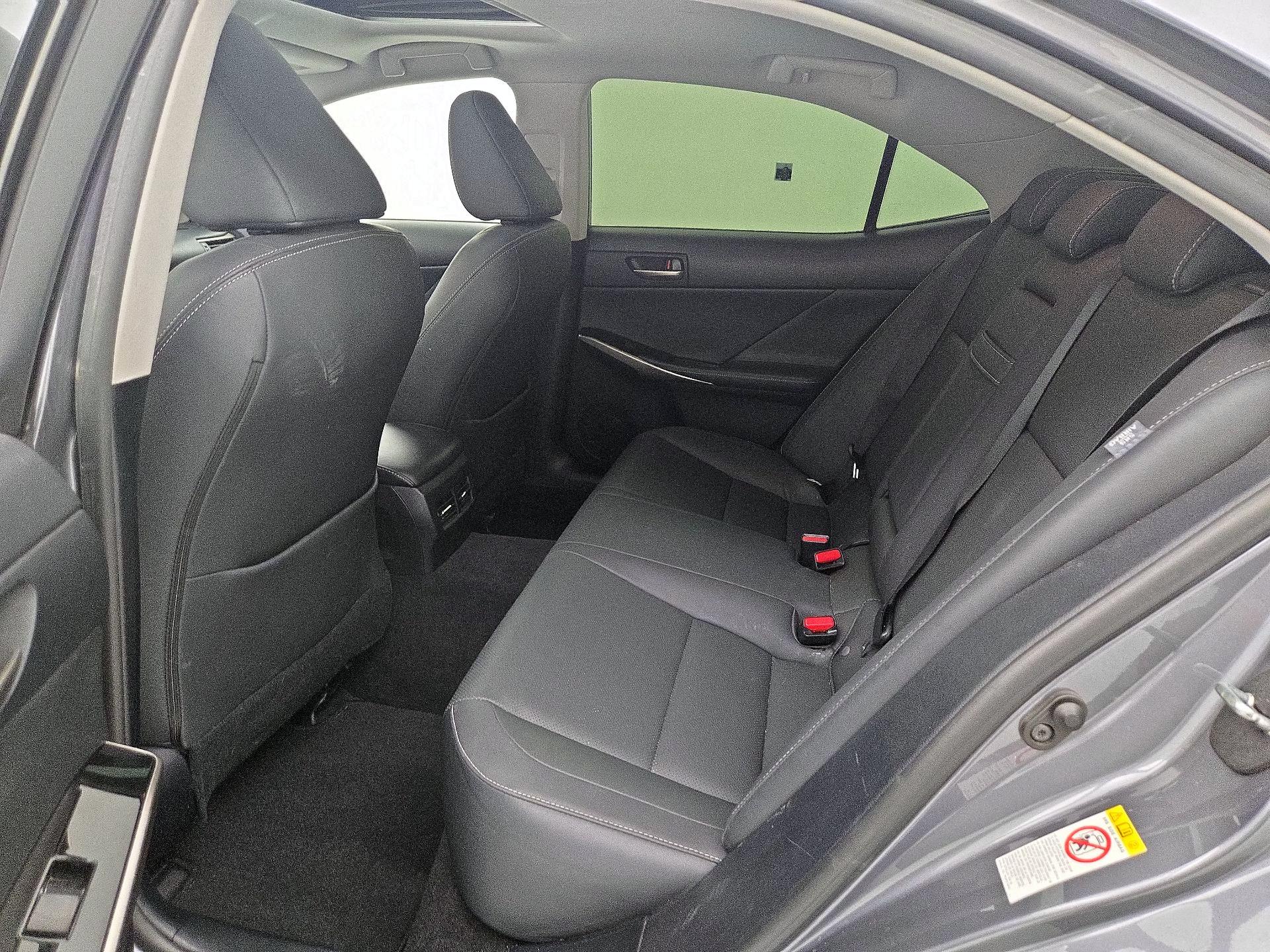 Thumbnail: 2017 Lexus IS - 20