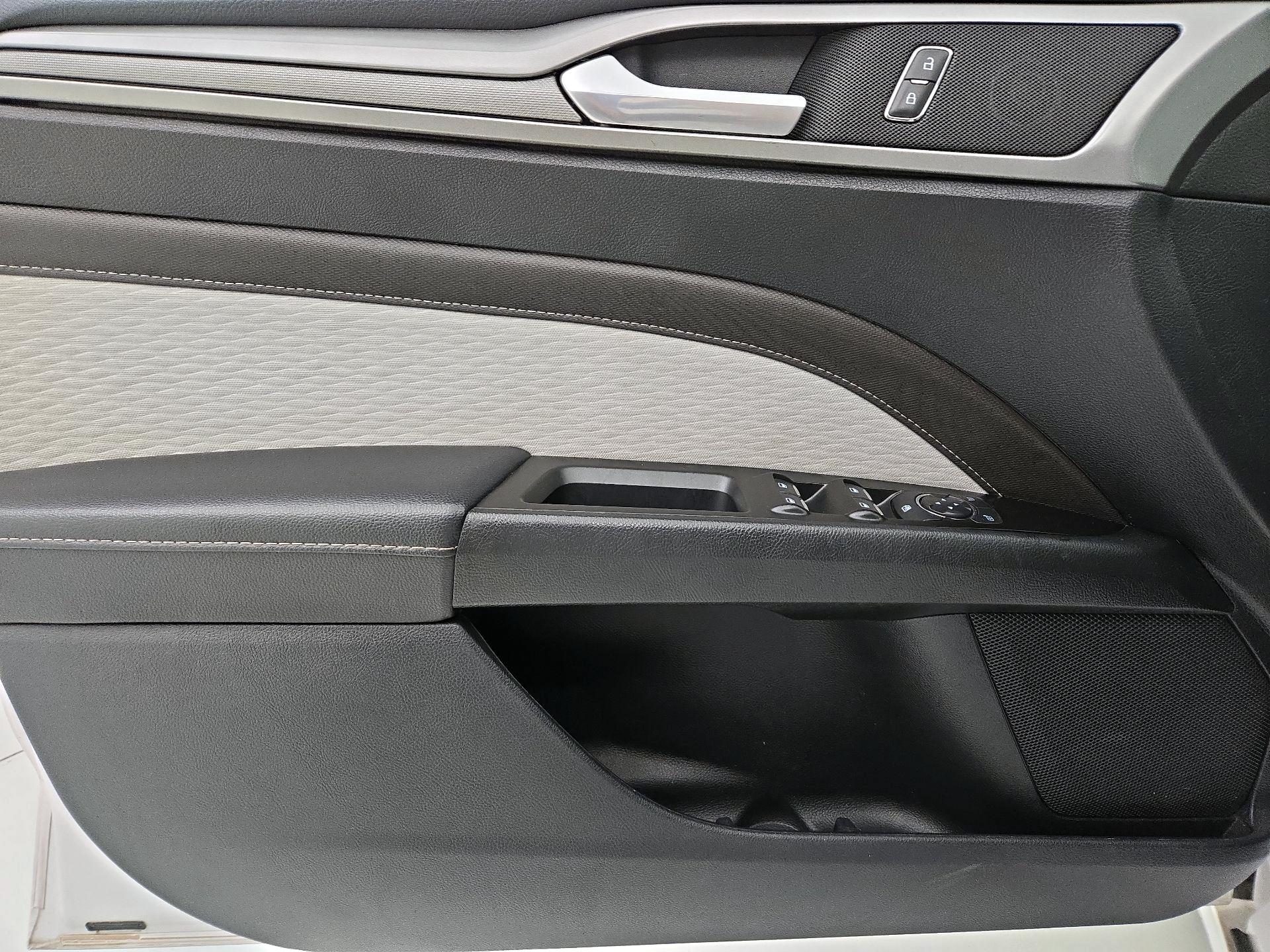 Thumbnail: 2019 Ford Fusion - 12