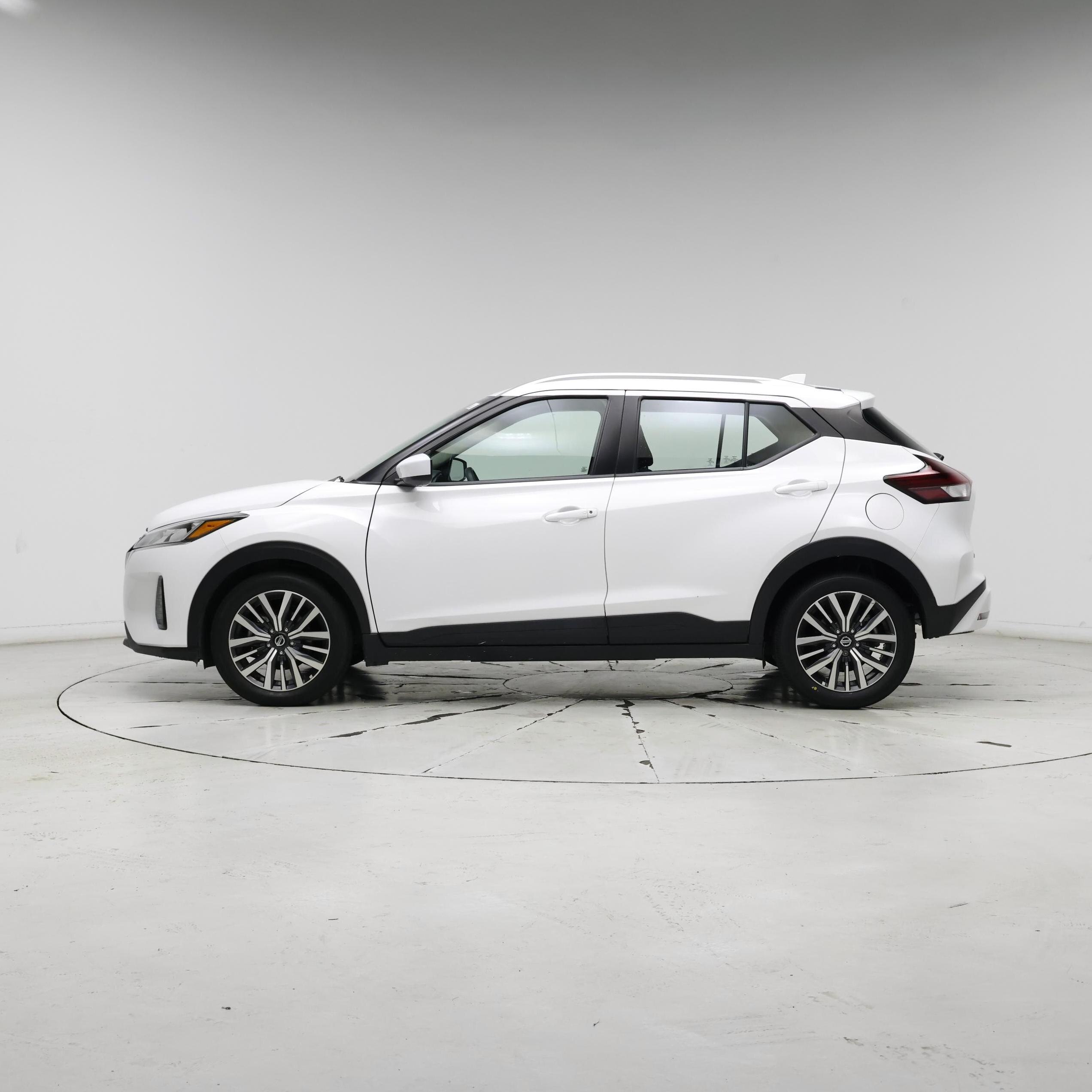 Thumbnail: 2021 Nissan Kicks - 3